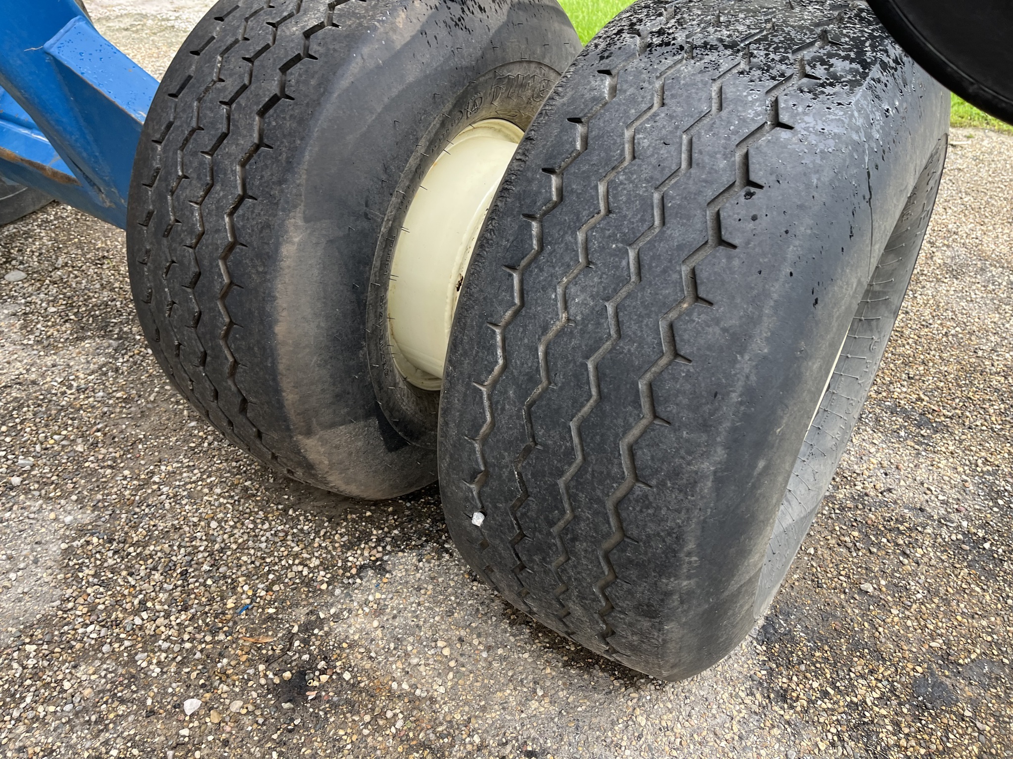 2011 Kinze 3700 Planter