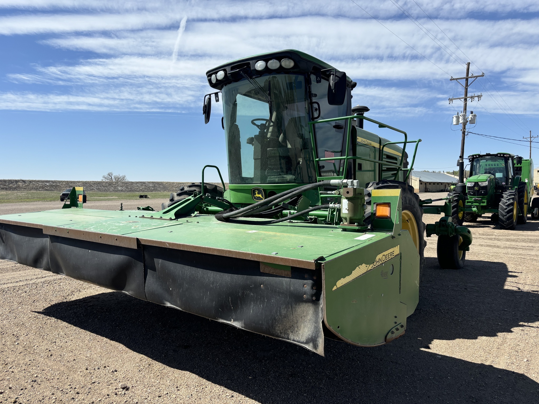 2011 John Deere R450 Self-Propelled Windrowers and Swather