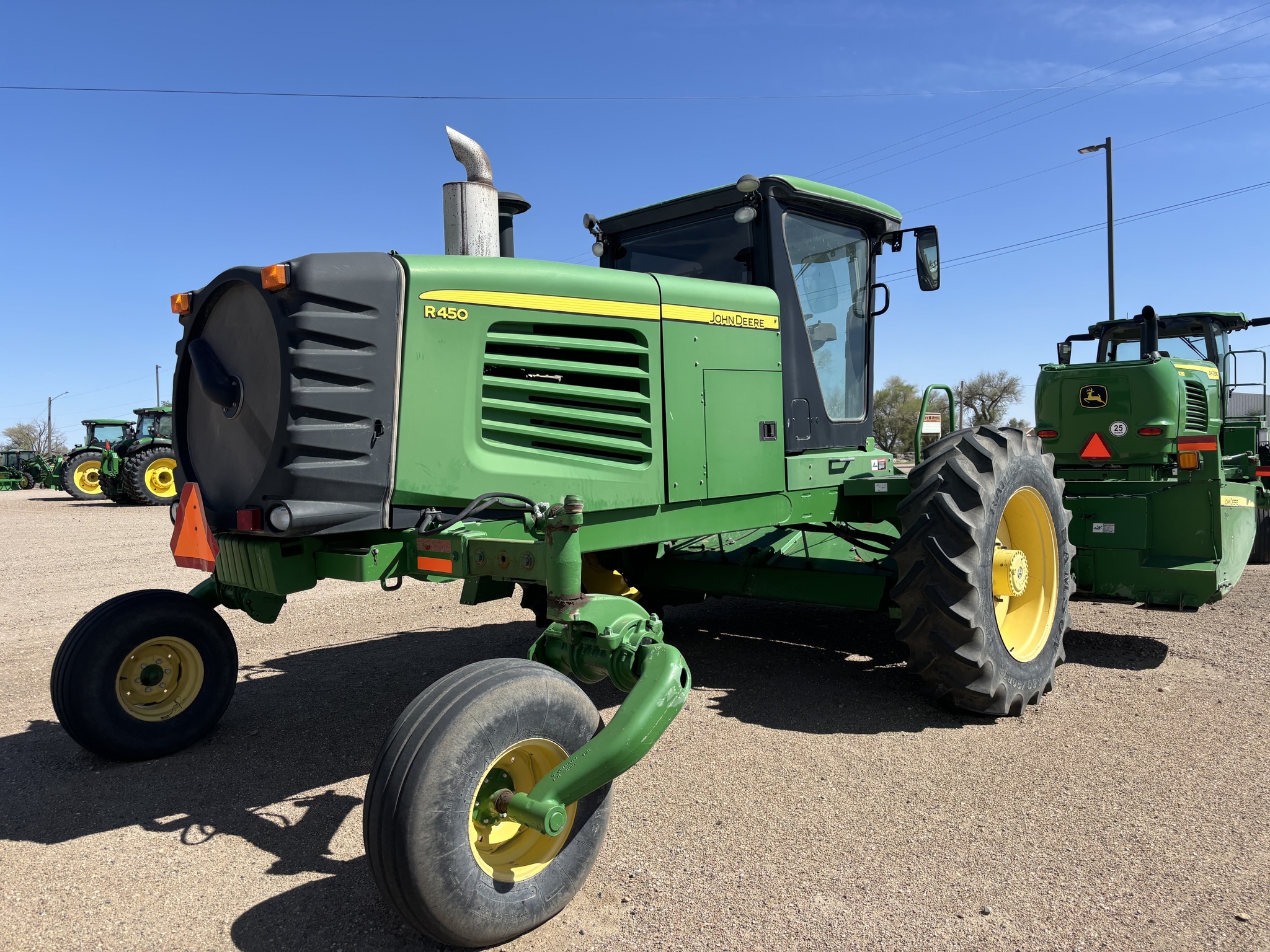 2011 John Deere R450 Self-Propelled Windrowers and Swather