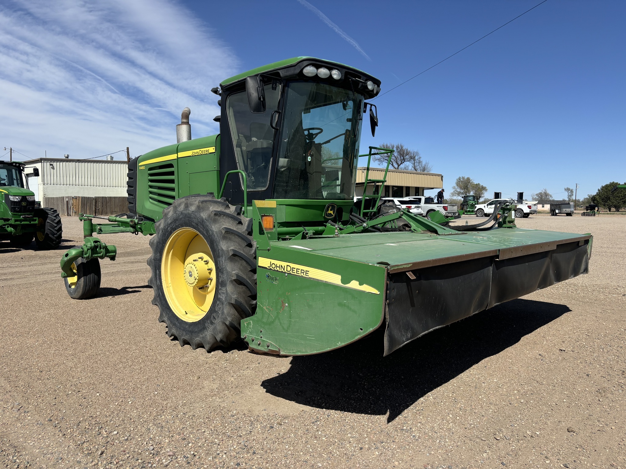 2011 John Deere R450 Self-Propelled Windrowers and Swather