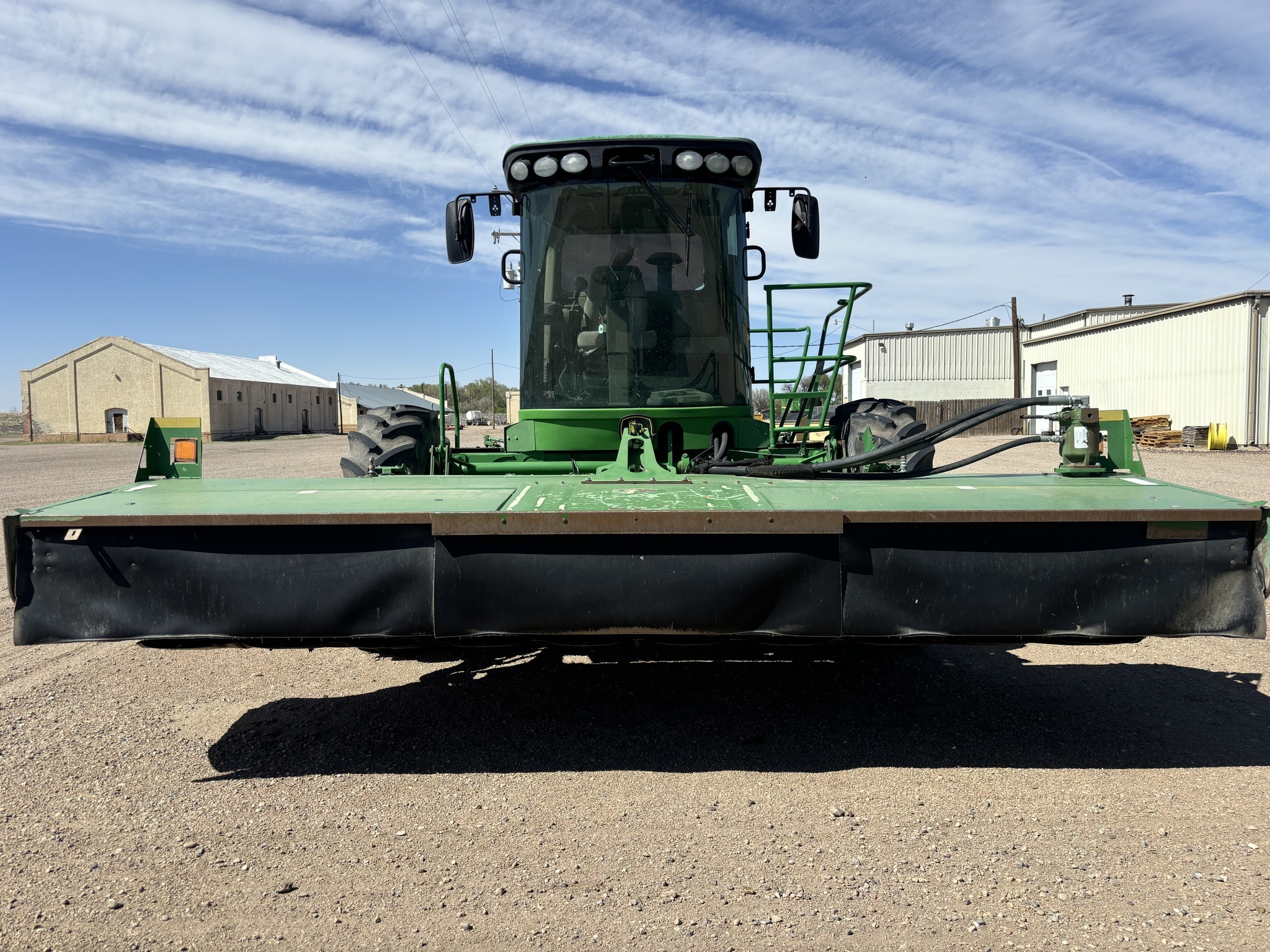 2011 John Deere R450 Self-Propelled Windrowers and Swather