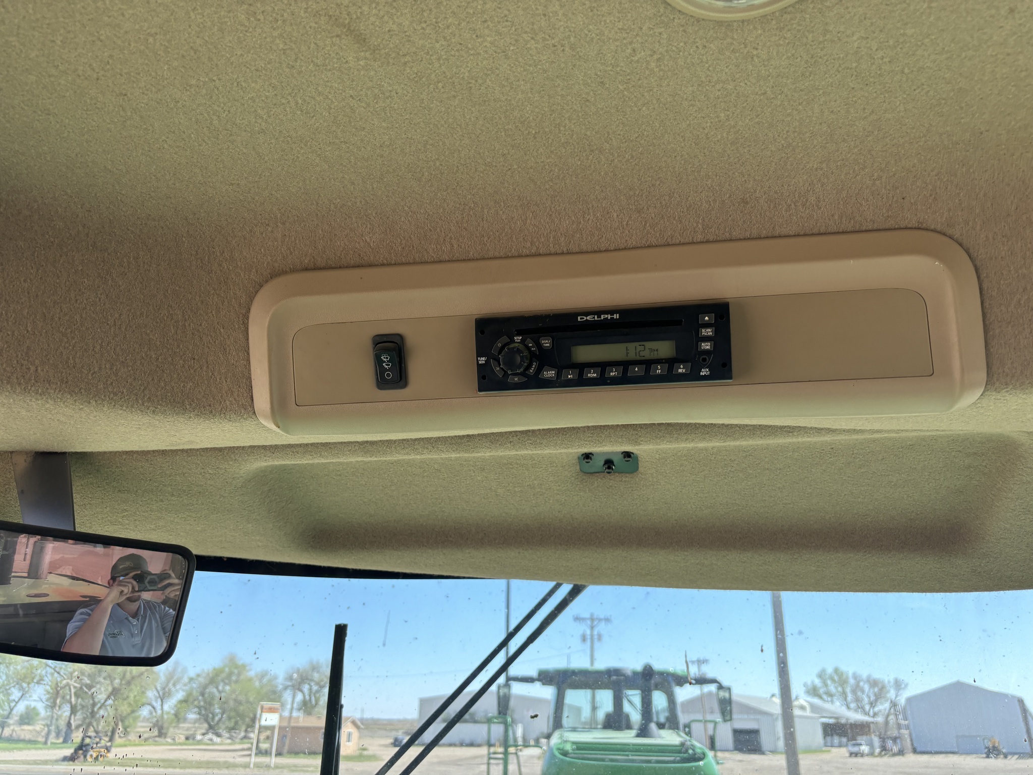 2011 John Deere R450 Self-Propelled Windrowers and Swather