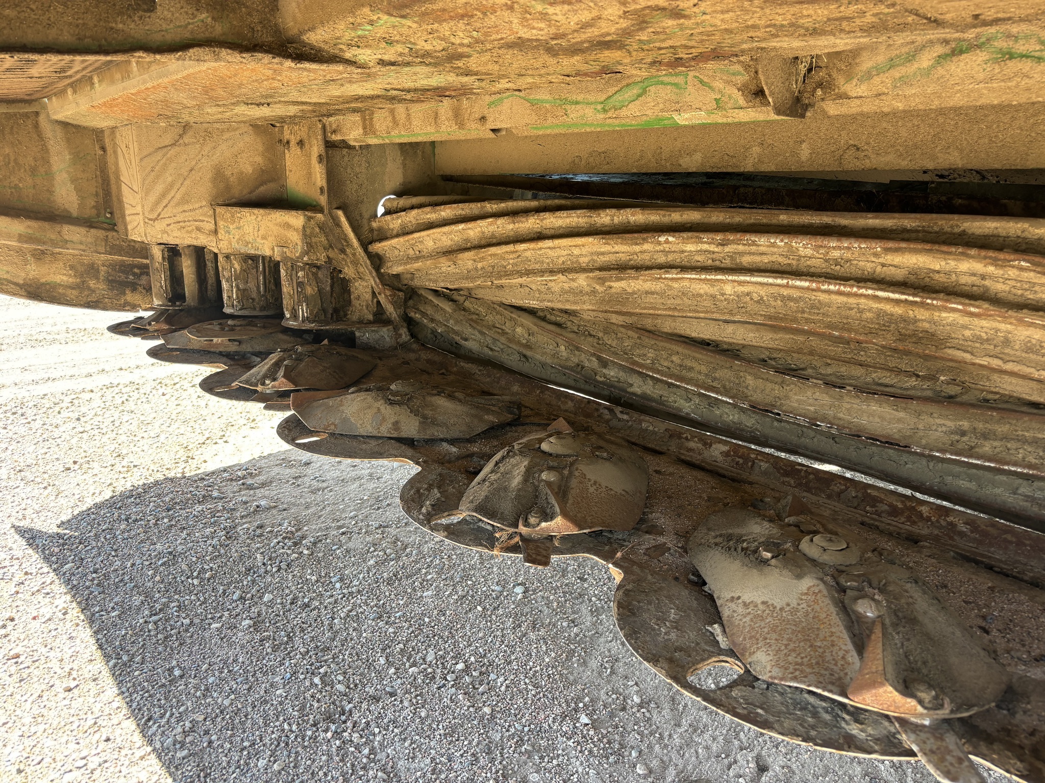 2011 John Deere R450 Self-Propelled Windrowers and Swather