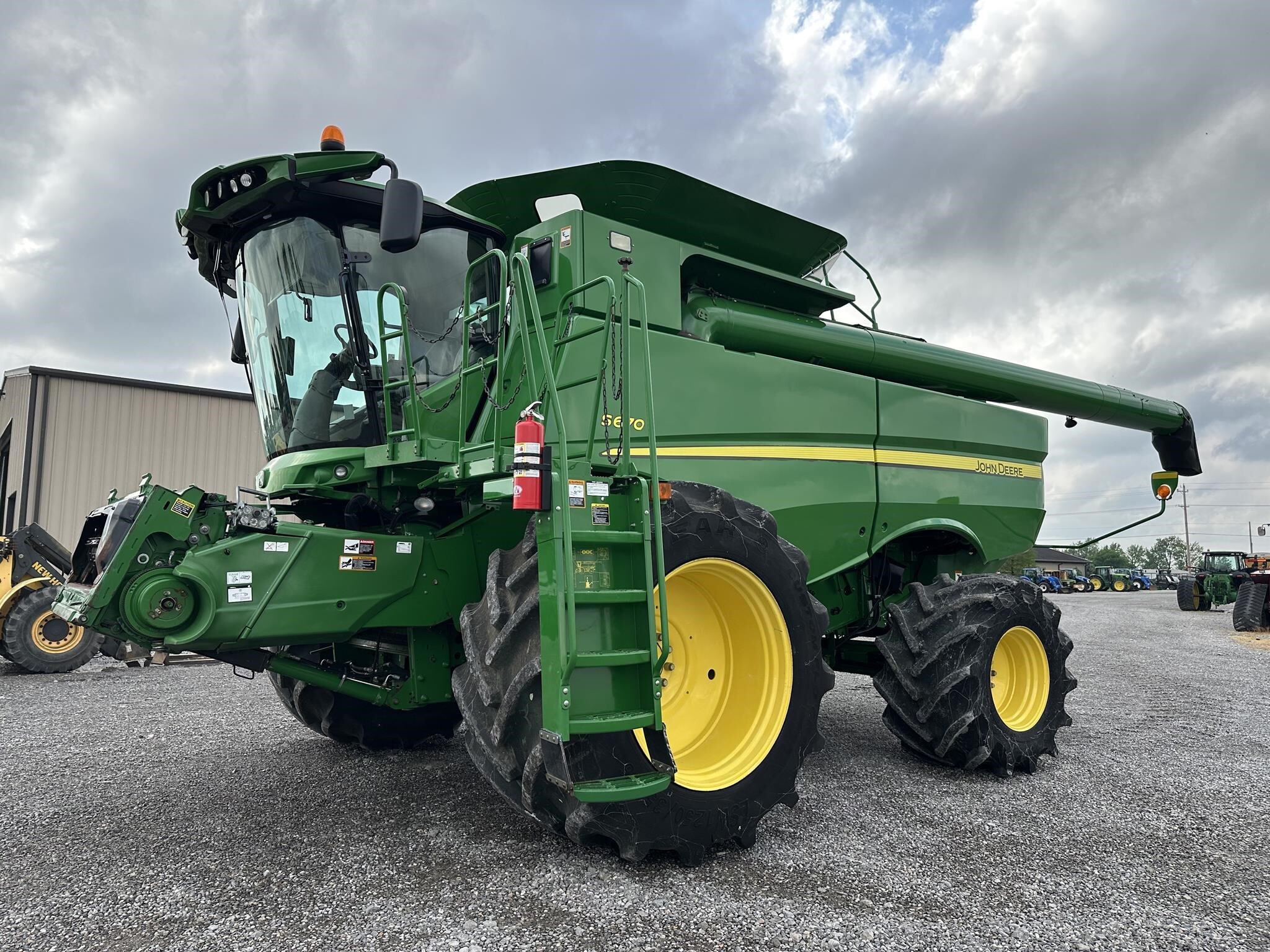 2013 John Deere S670 Combine