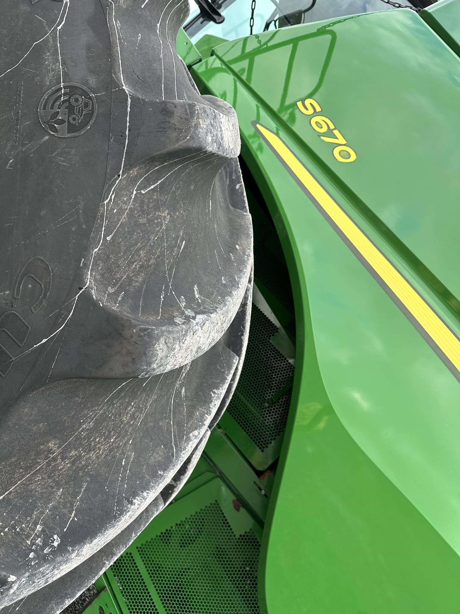 2013 John Deere S670 Combine