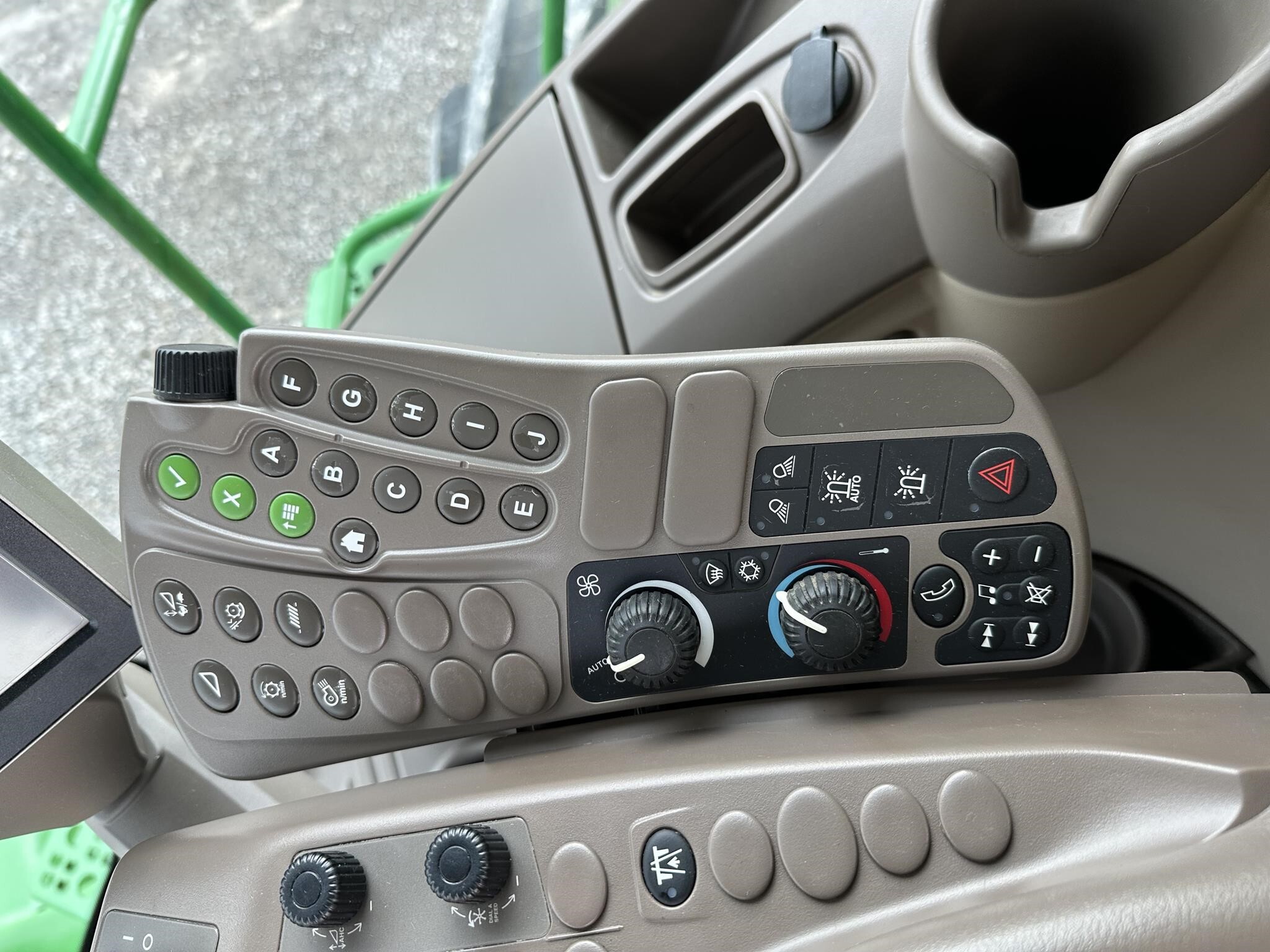 2013 John Deere S670 Combine