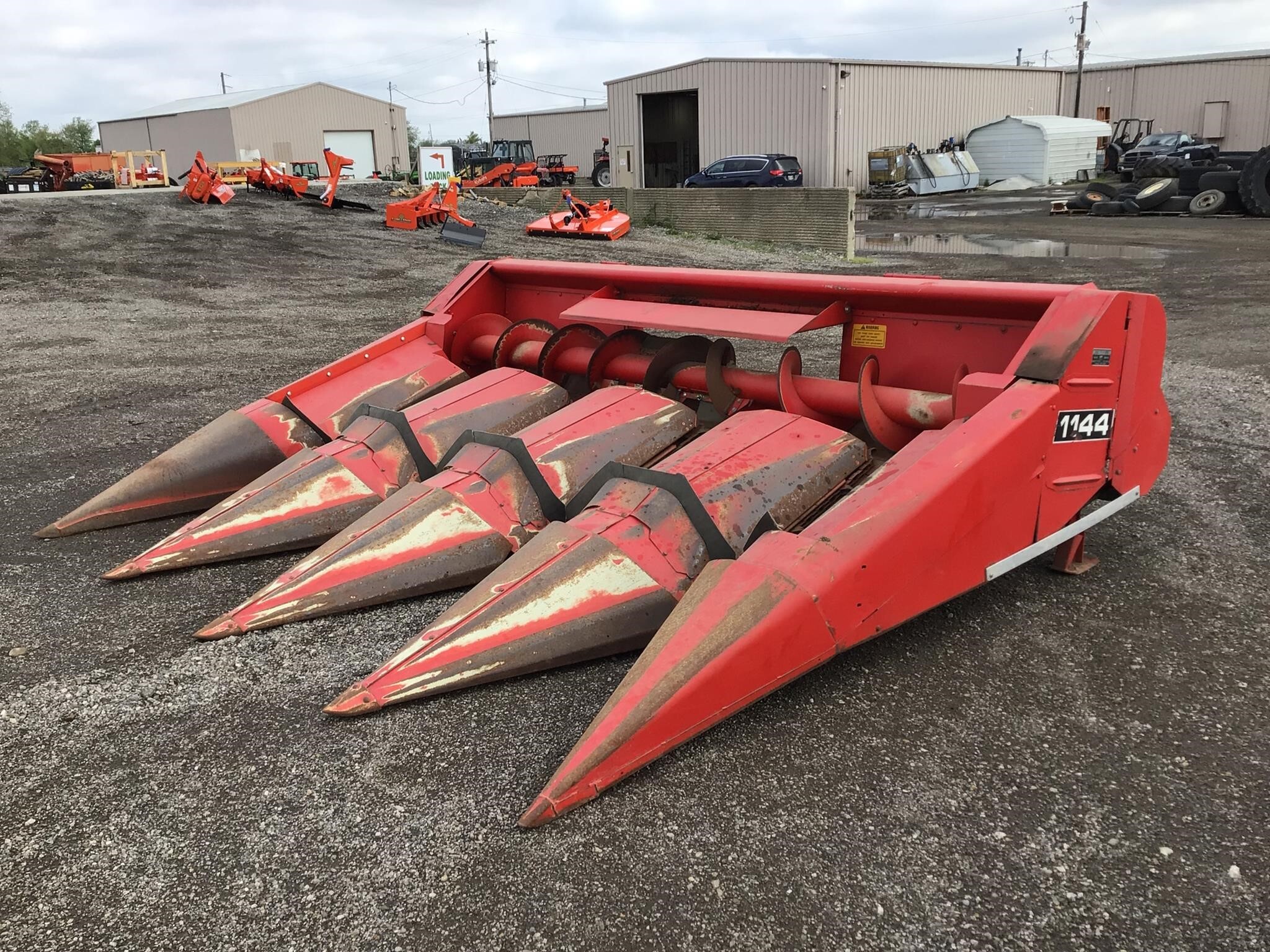  Massey Ferguson 1144 Corn Head