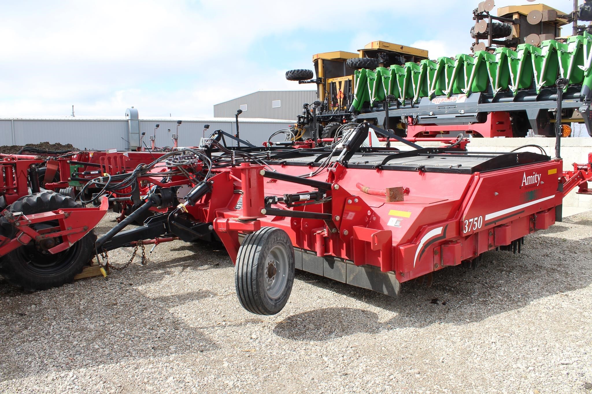 2019 Amity 3750 Beet Equipment