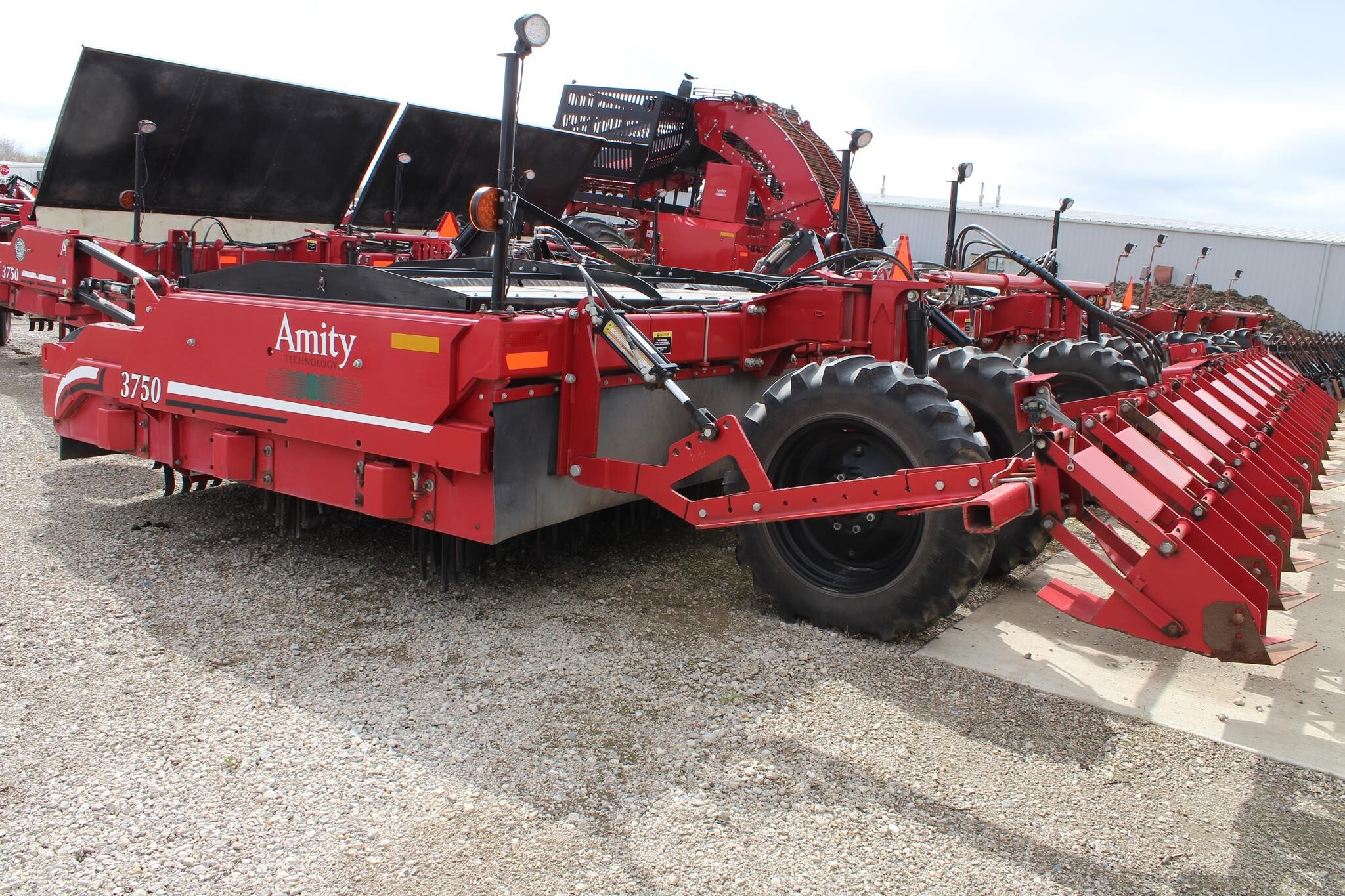 2019 Amity 3750 Beet Equipment
