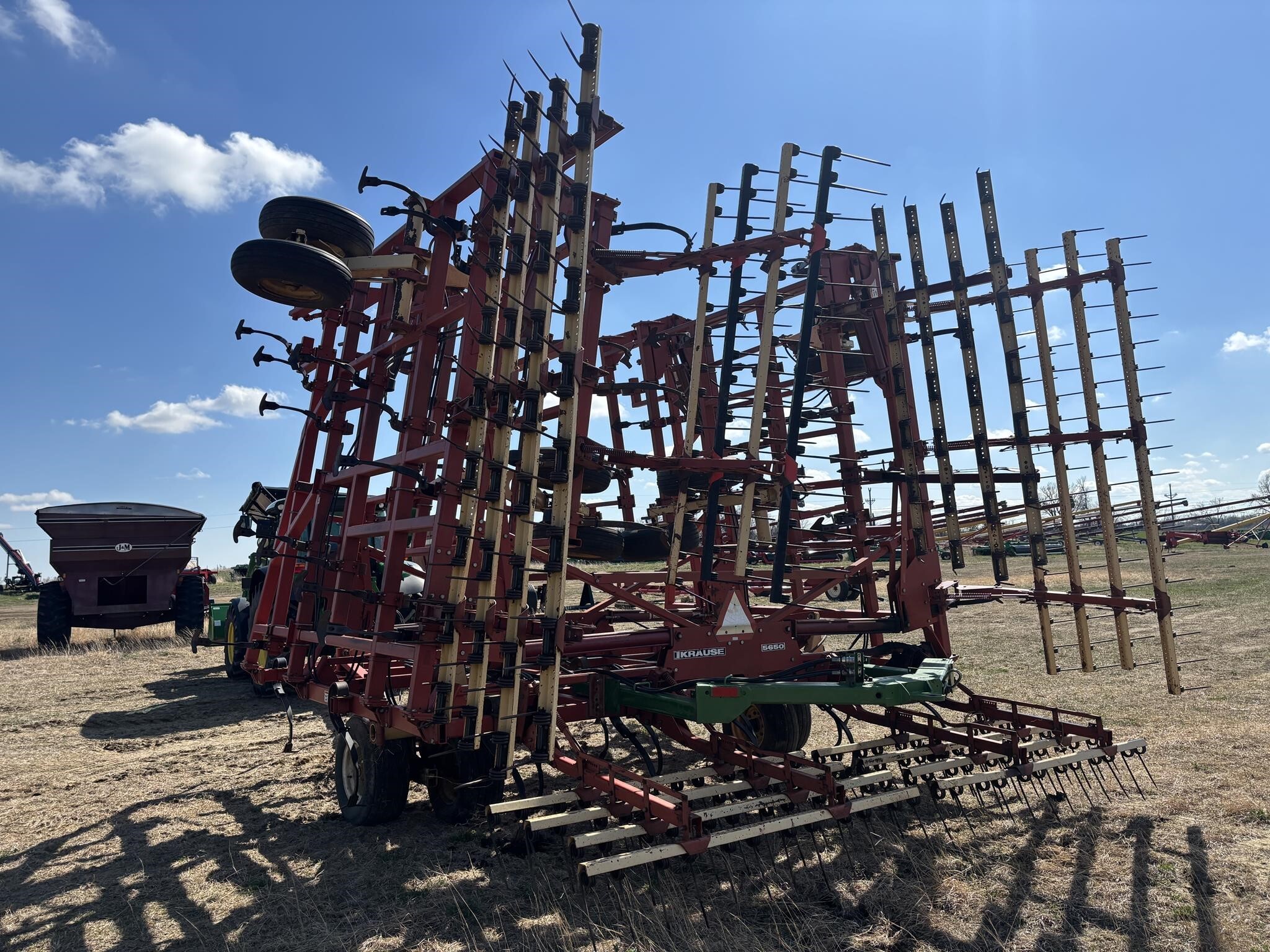  Krause 5650 Field Cultivator
