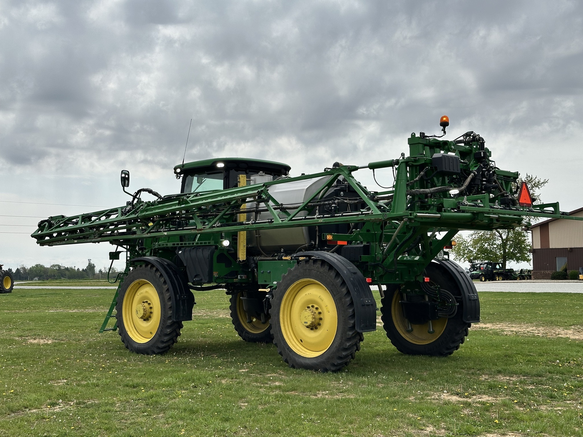 2019 John Deere R4038 Self-Propelled Sprayer
