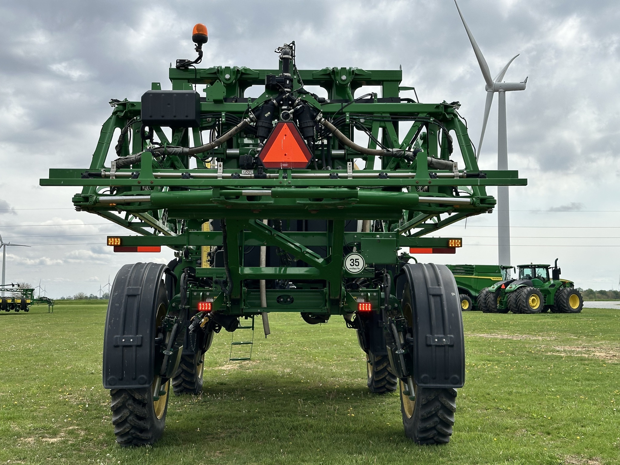 2019 John Deere R4038 Self-Propelled Sprayer
