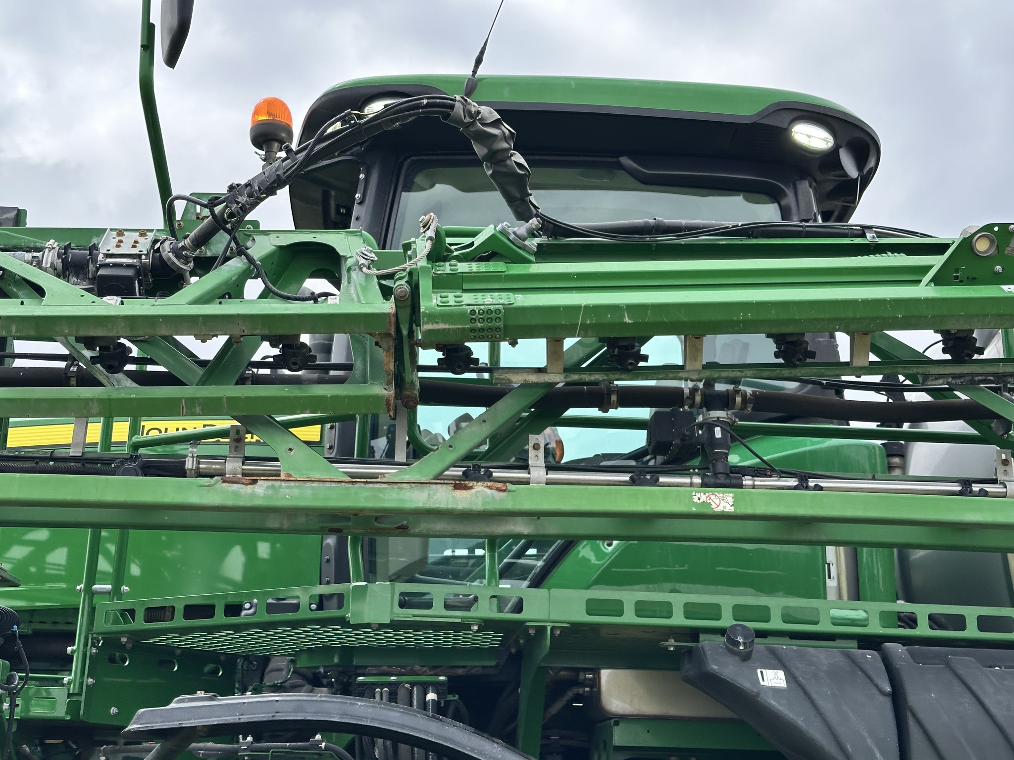 2019 John Deere R4038 Self-Propelled Sprayer