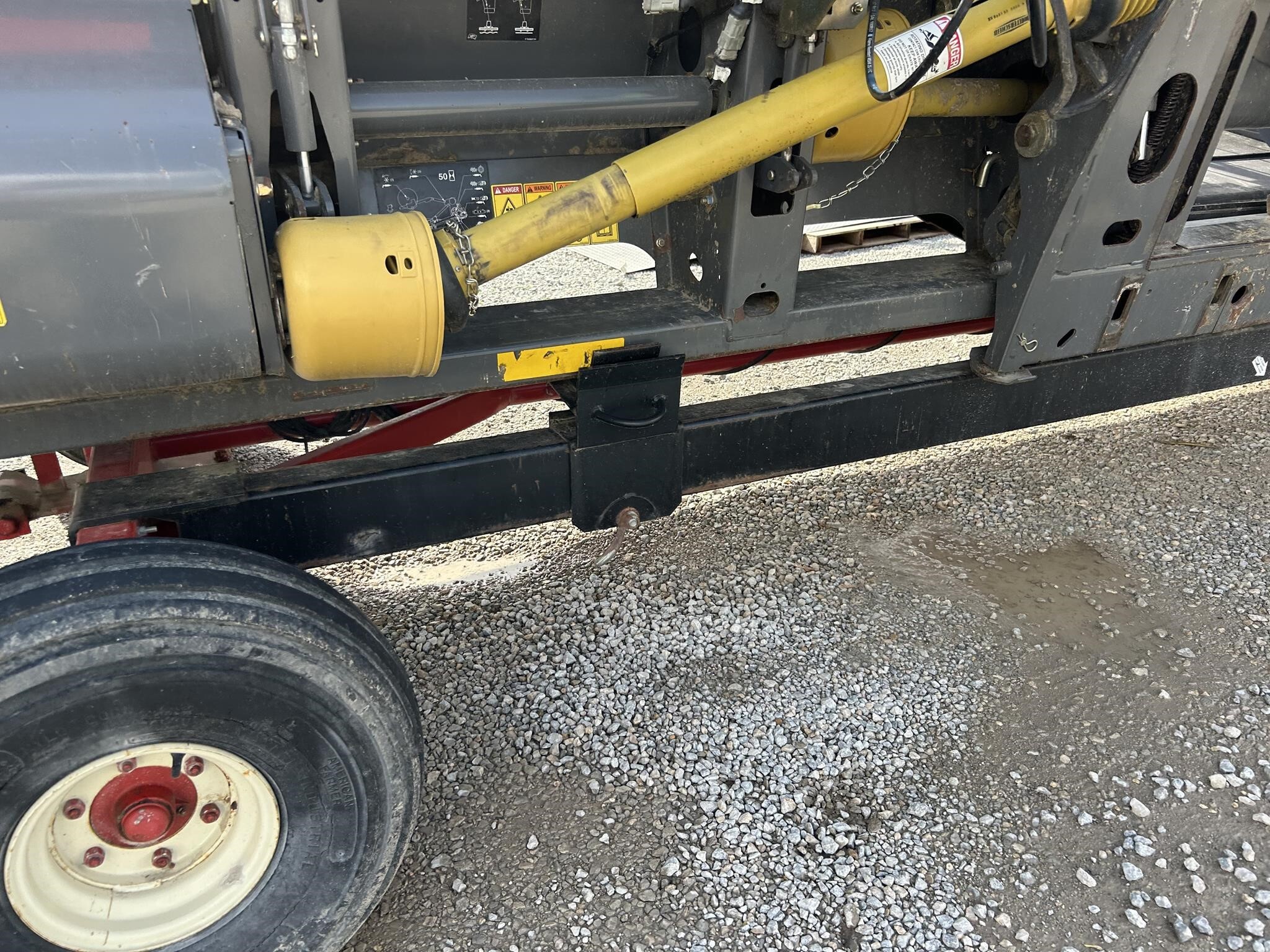  E-Z Trail 680 Header Trailer