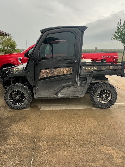 2021 John Deere XUV835R ATVs and Utility Vehicle
