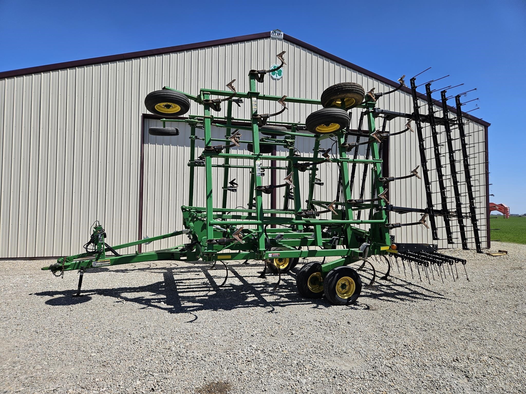 2012 John Deere 2210 Field Cultivator