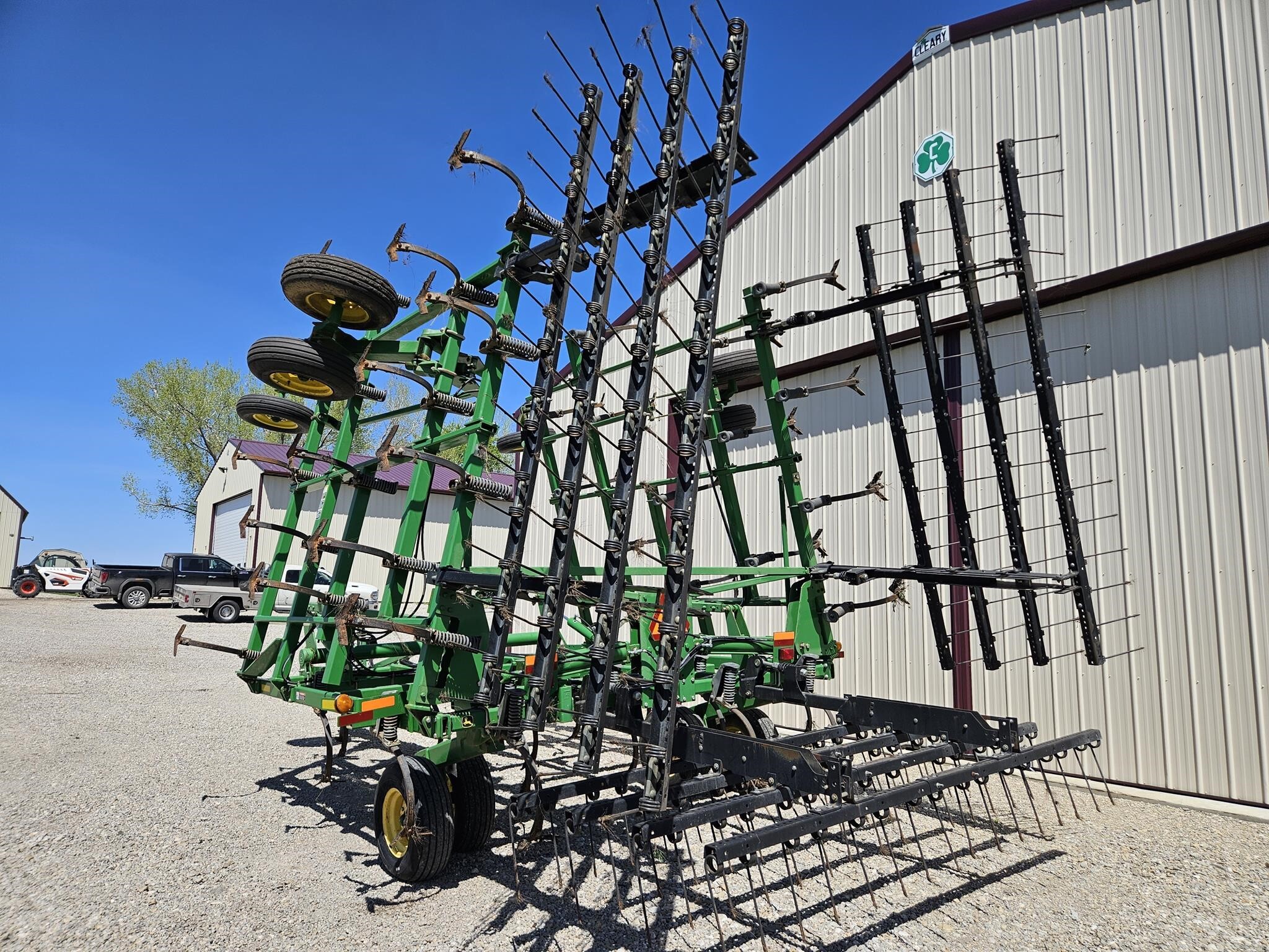 2012 John Deere 2210 Field Cultivator