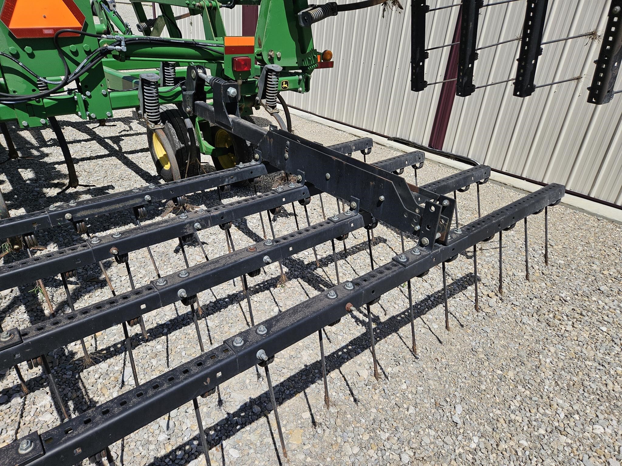 2012 John Deere 2210 Field Cultivator