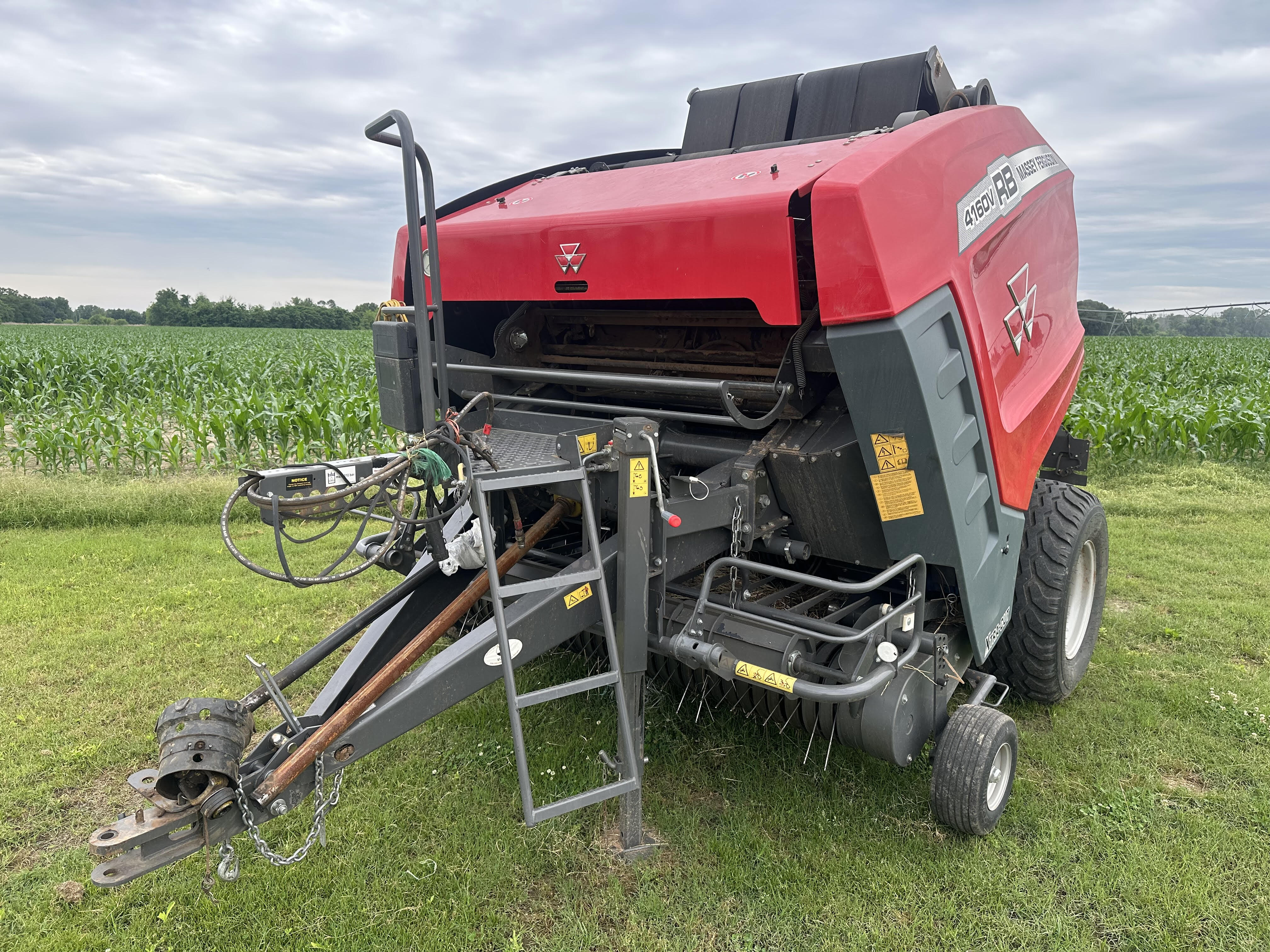 2022 Massey Ferguson RB4160V Round Baler