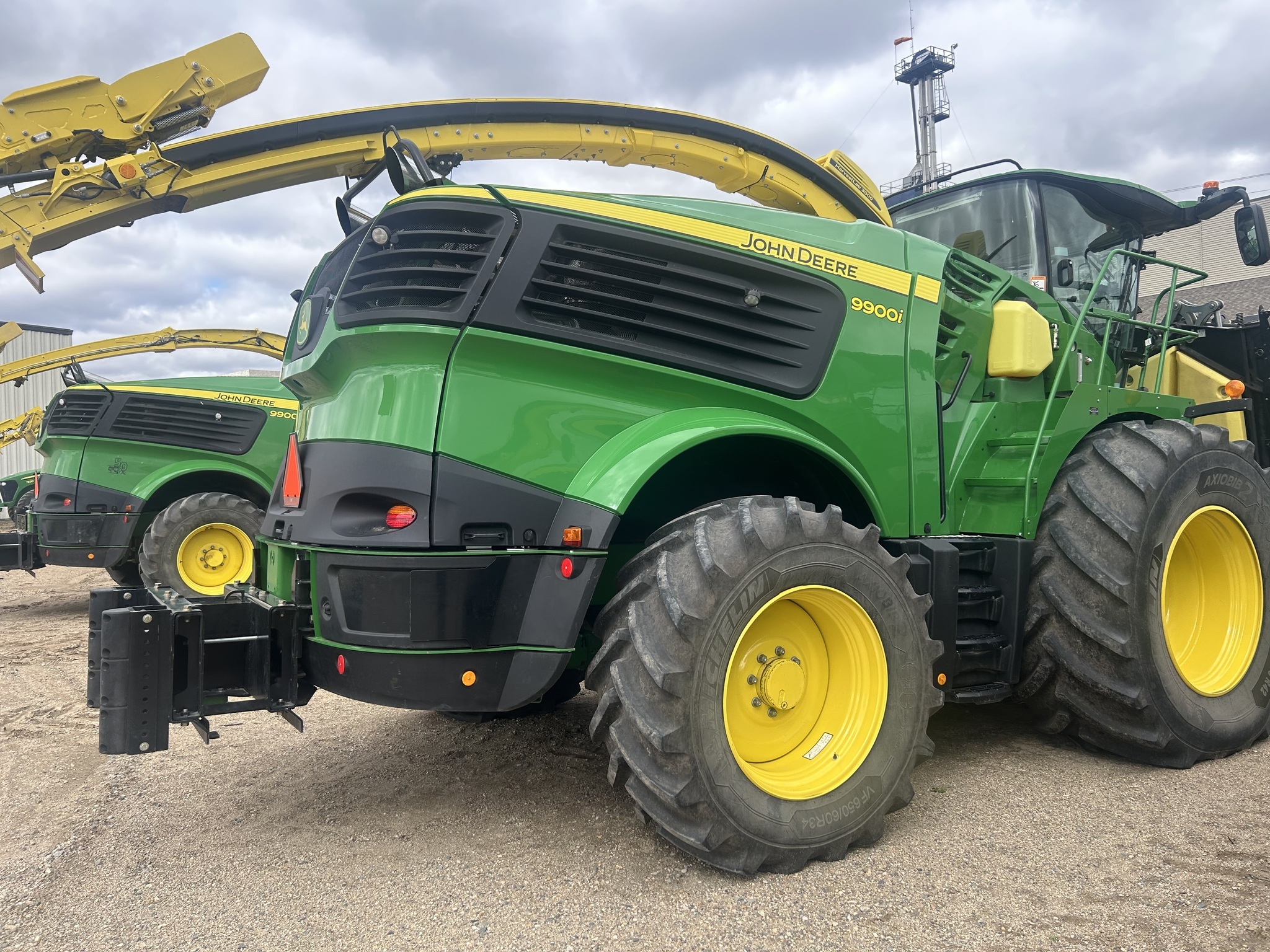 2023 John Deere 9900 Self-Propelled Forage Harvester
