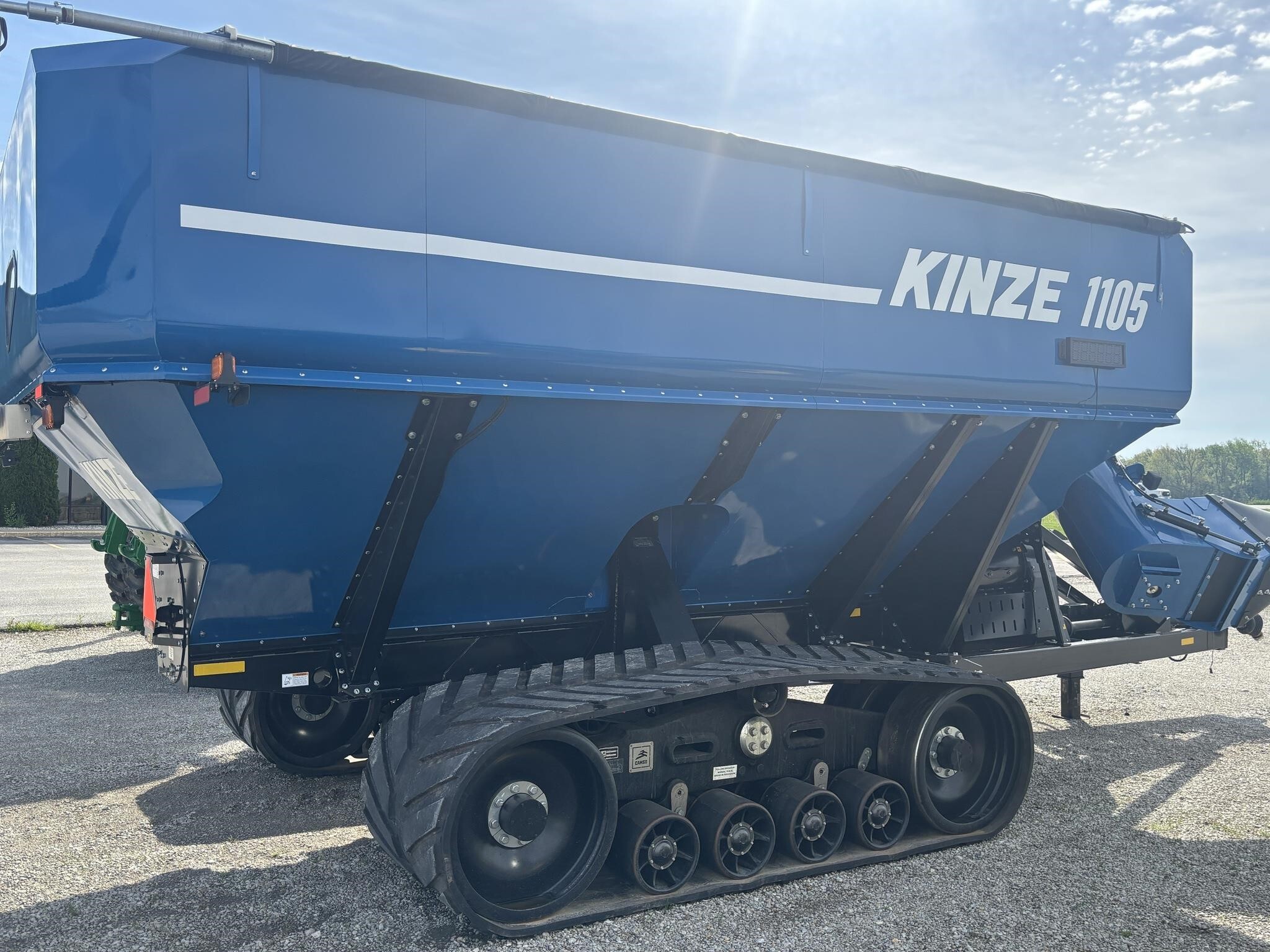 2021 Kinze 1105 Grain Cart