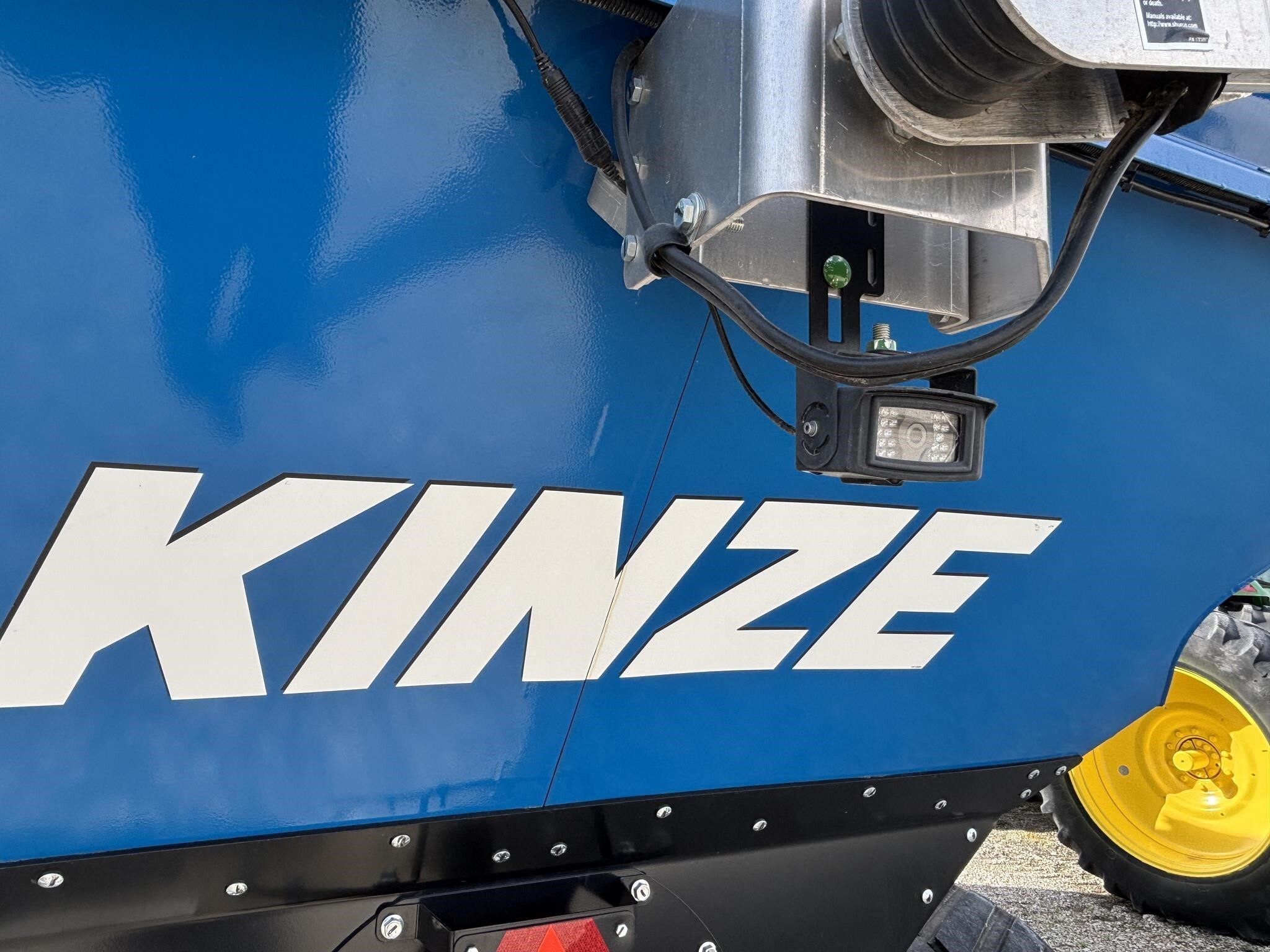 2021 Kinze 1105 Grain Cart