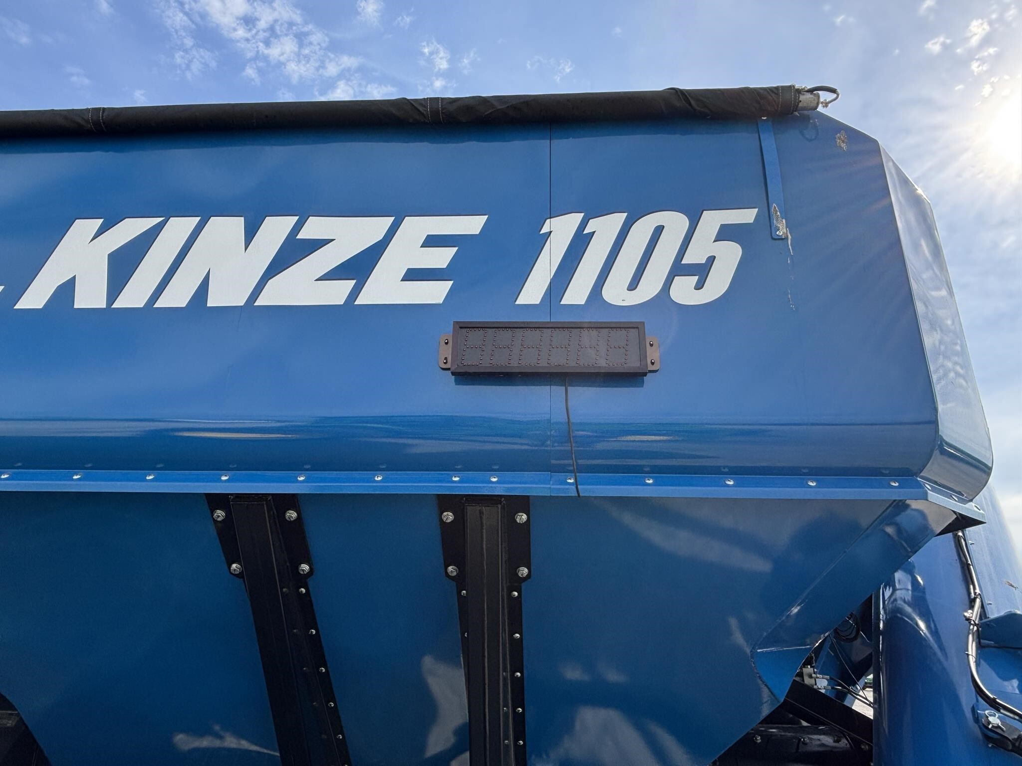 2021 Kinze 1105 Grain Cart