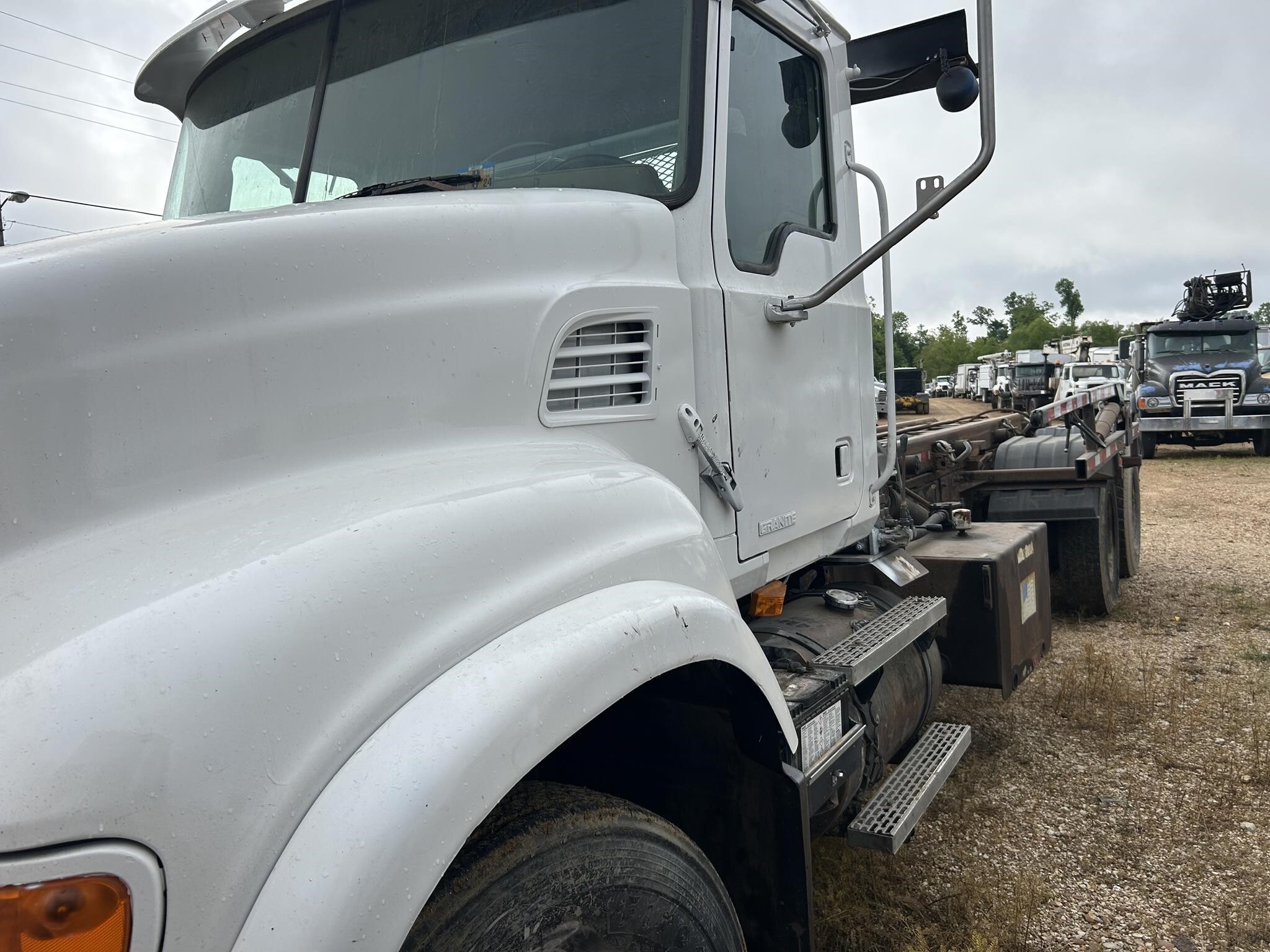 2005 Mack Granite CV713 Dump Trucks/Trailer