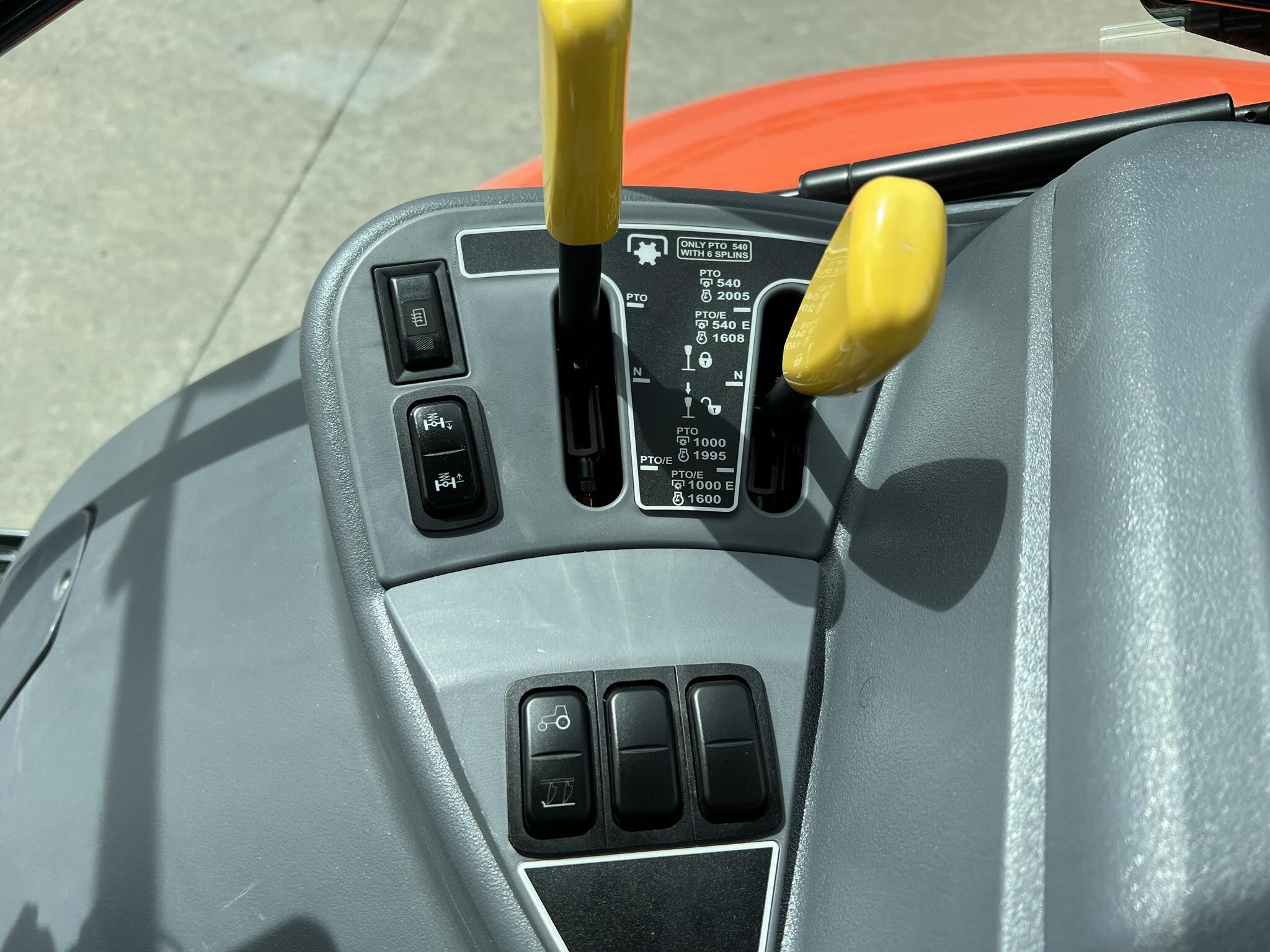 2019 Kubota M7-152 PREMIUM Tractor