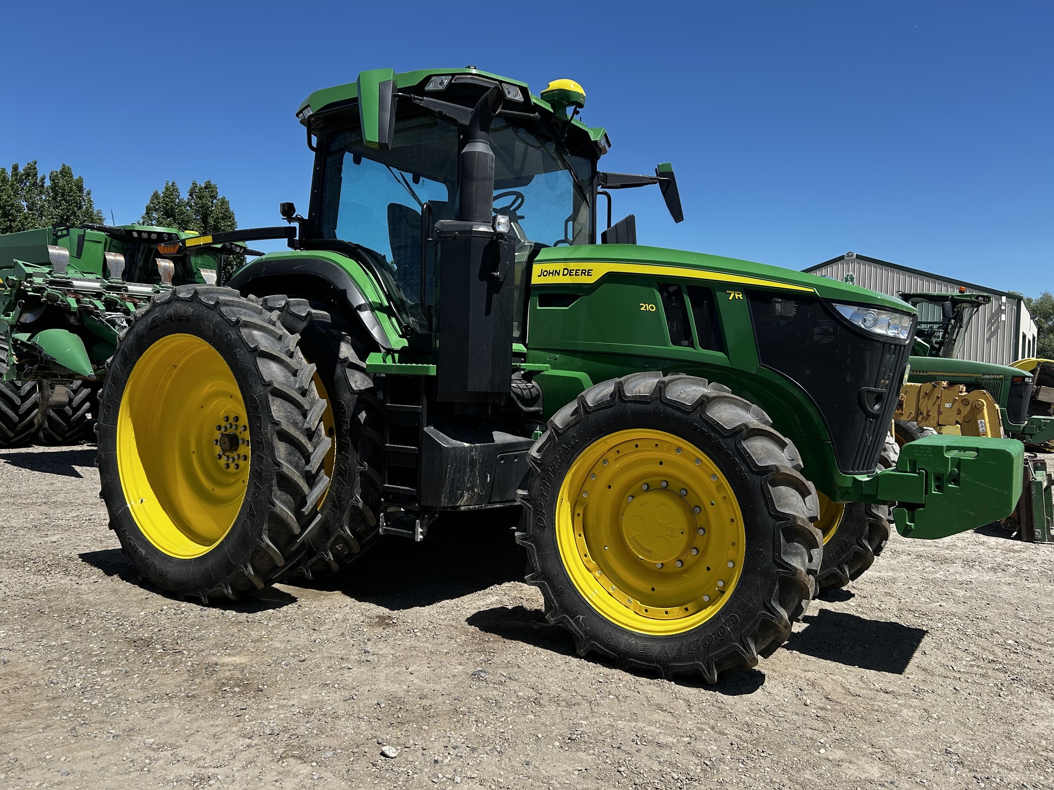 2023 John Deere 7R 210 Tractor