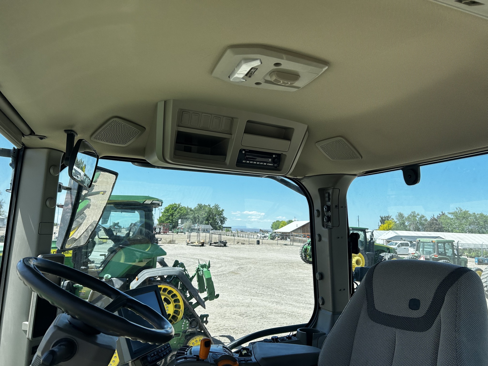 2023 John Deere 7R 210 Tractor