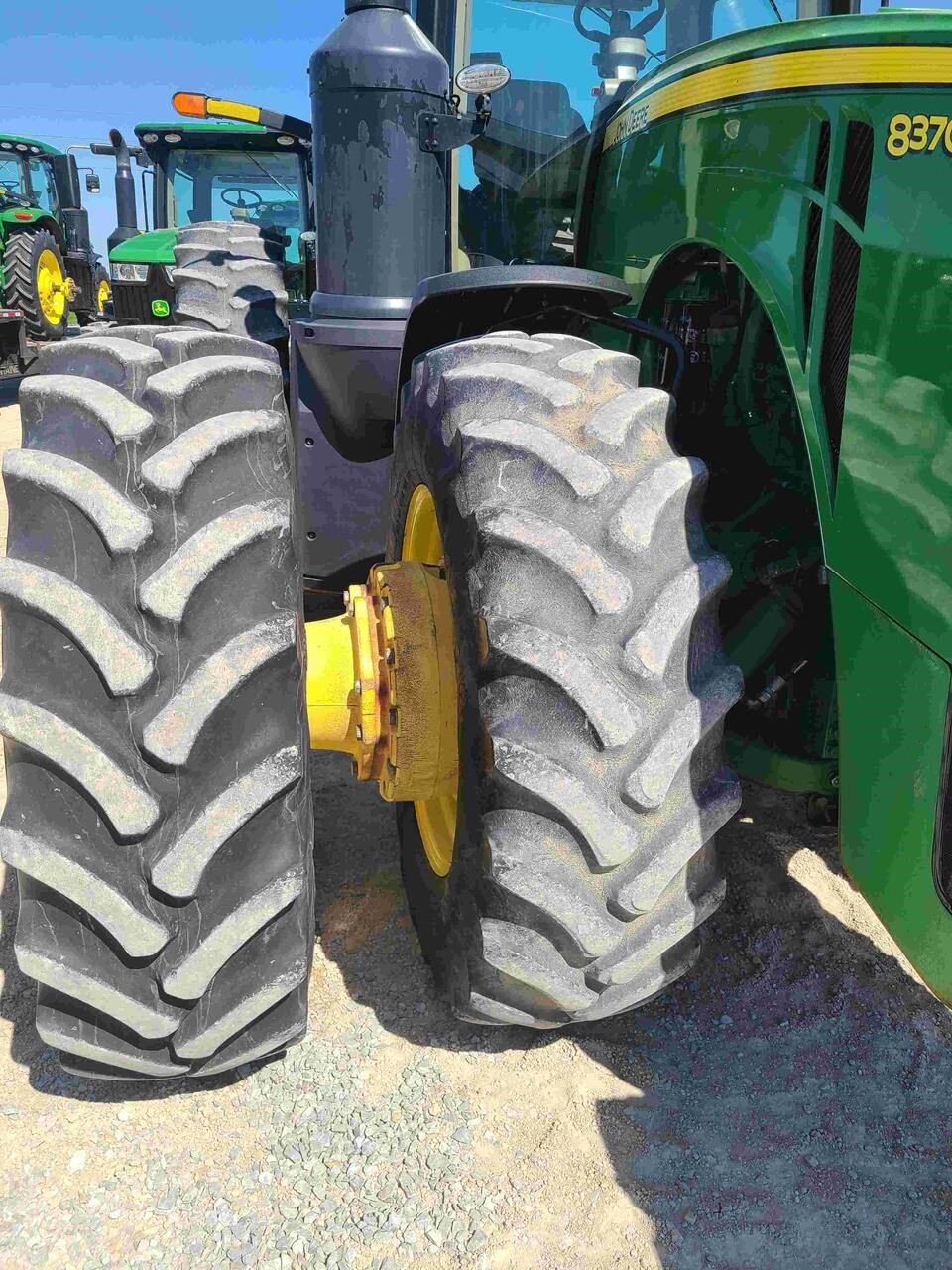 2014 John Deere 8370R Tractor
