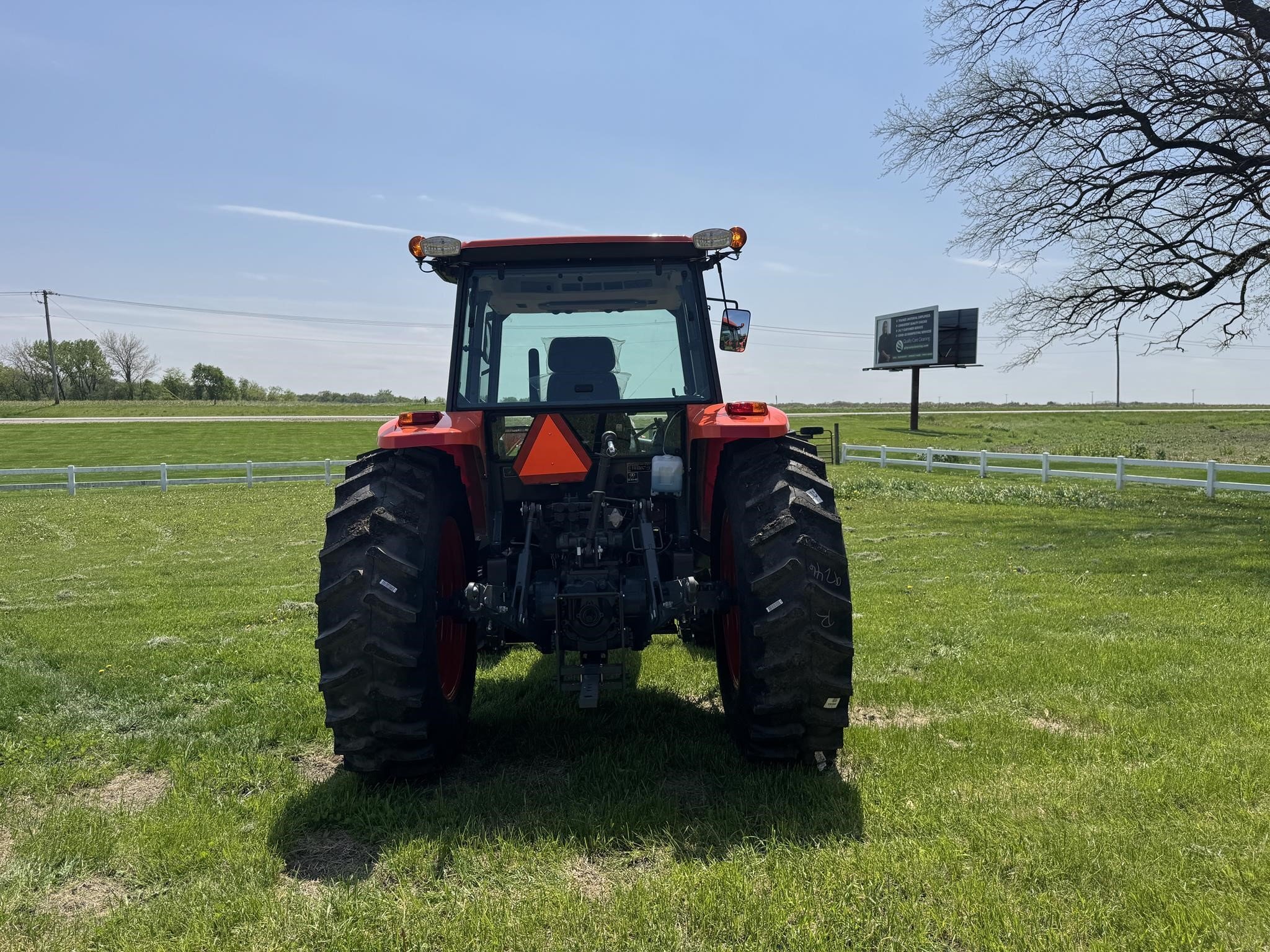  Kubota M6S-111SDS2 Tractor