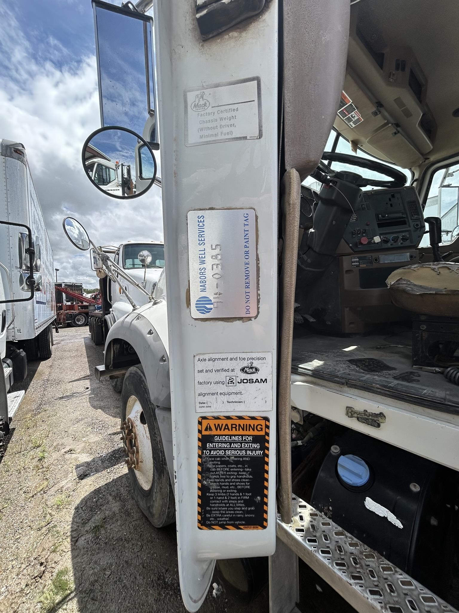 2012 Mack GU713 Semi Trucks/Trailer