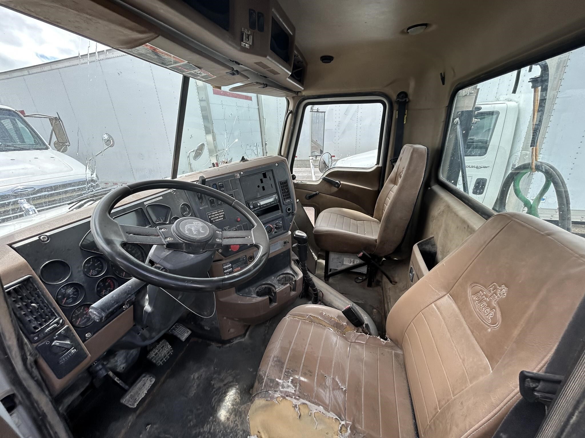 2012 Mack GU713 Semi Trucks/Trailer