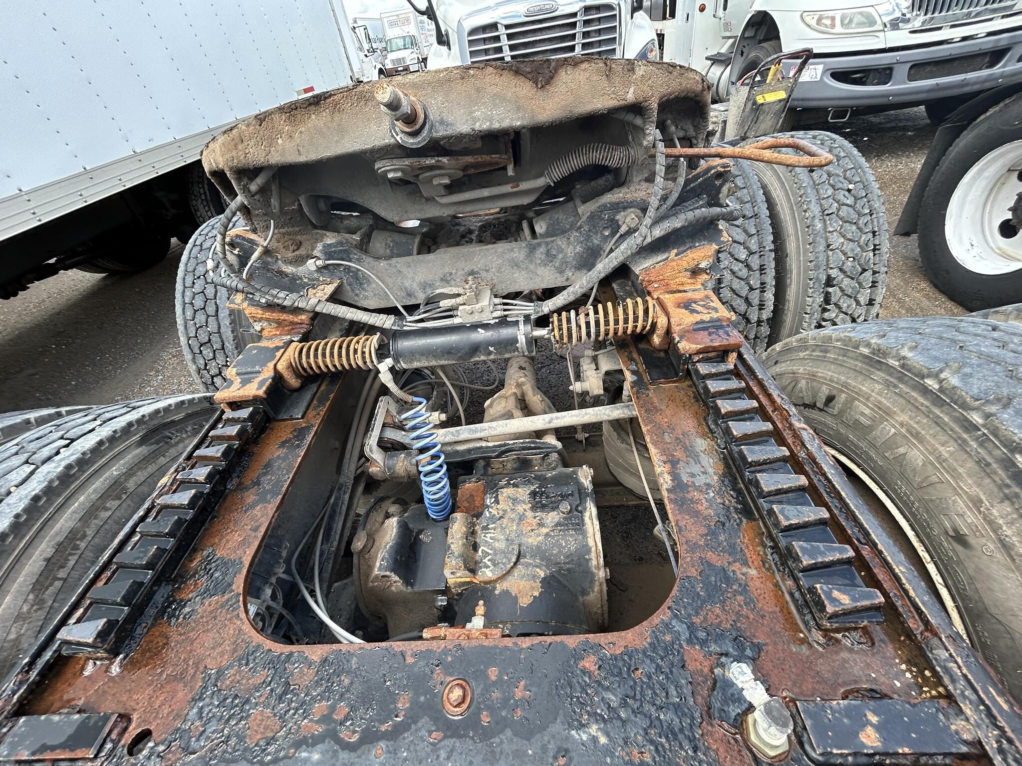 2012 Mack GU713 Semi Trucks/Trailer