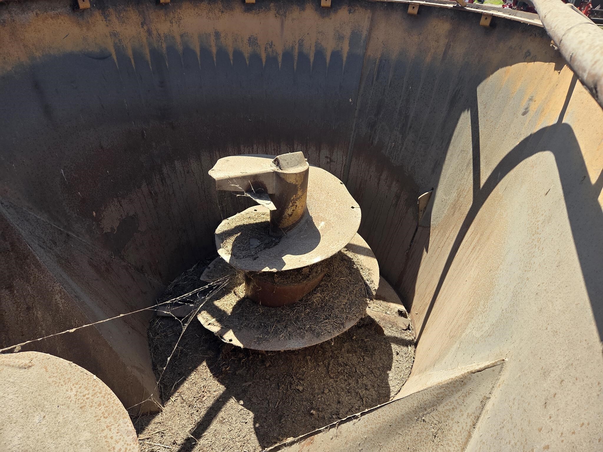  Kuhn Knight 5144 Grinders and Mixer