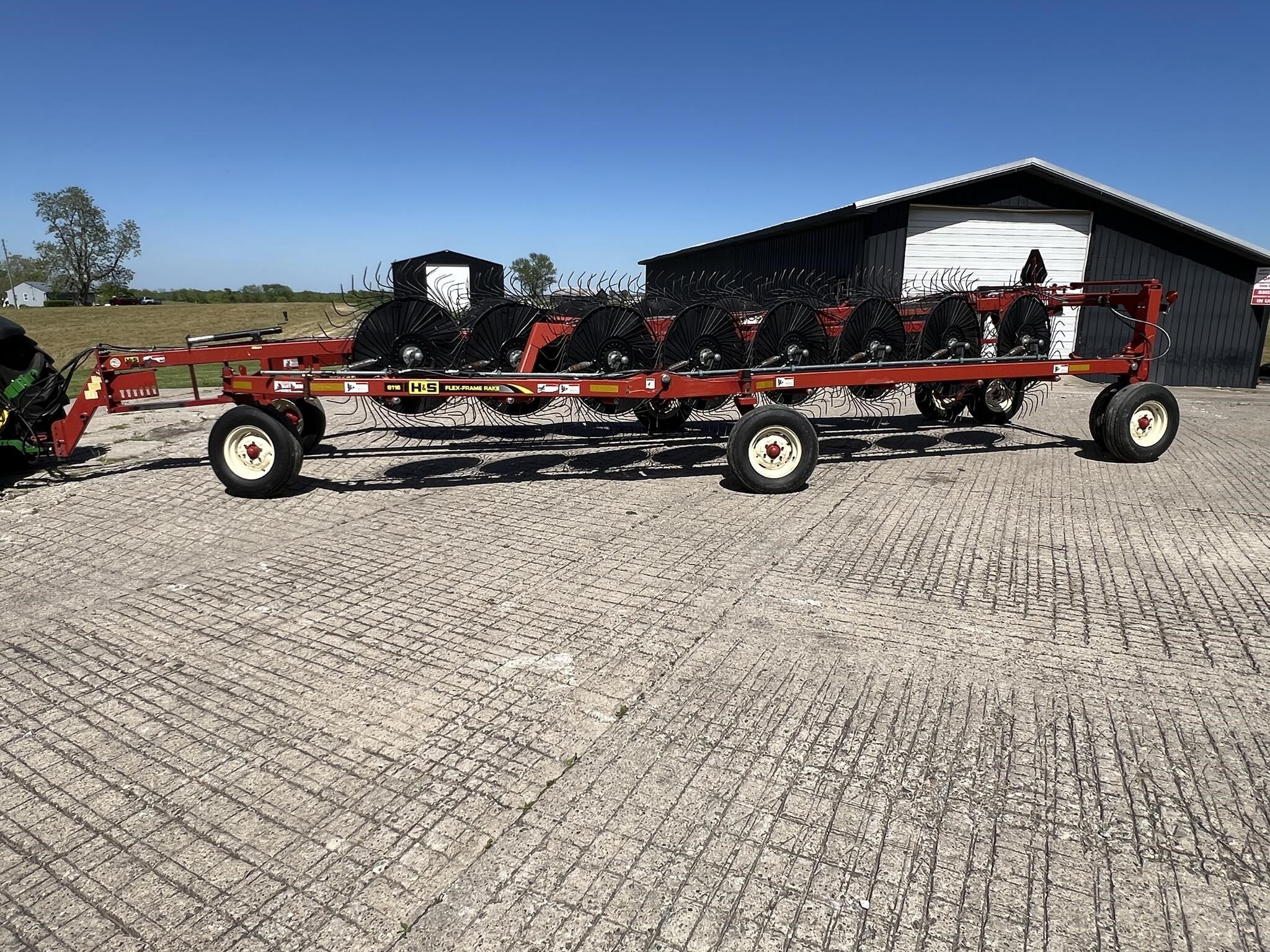 2021 H & S 6116 Rake