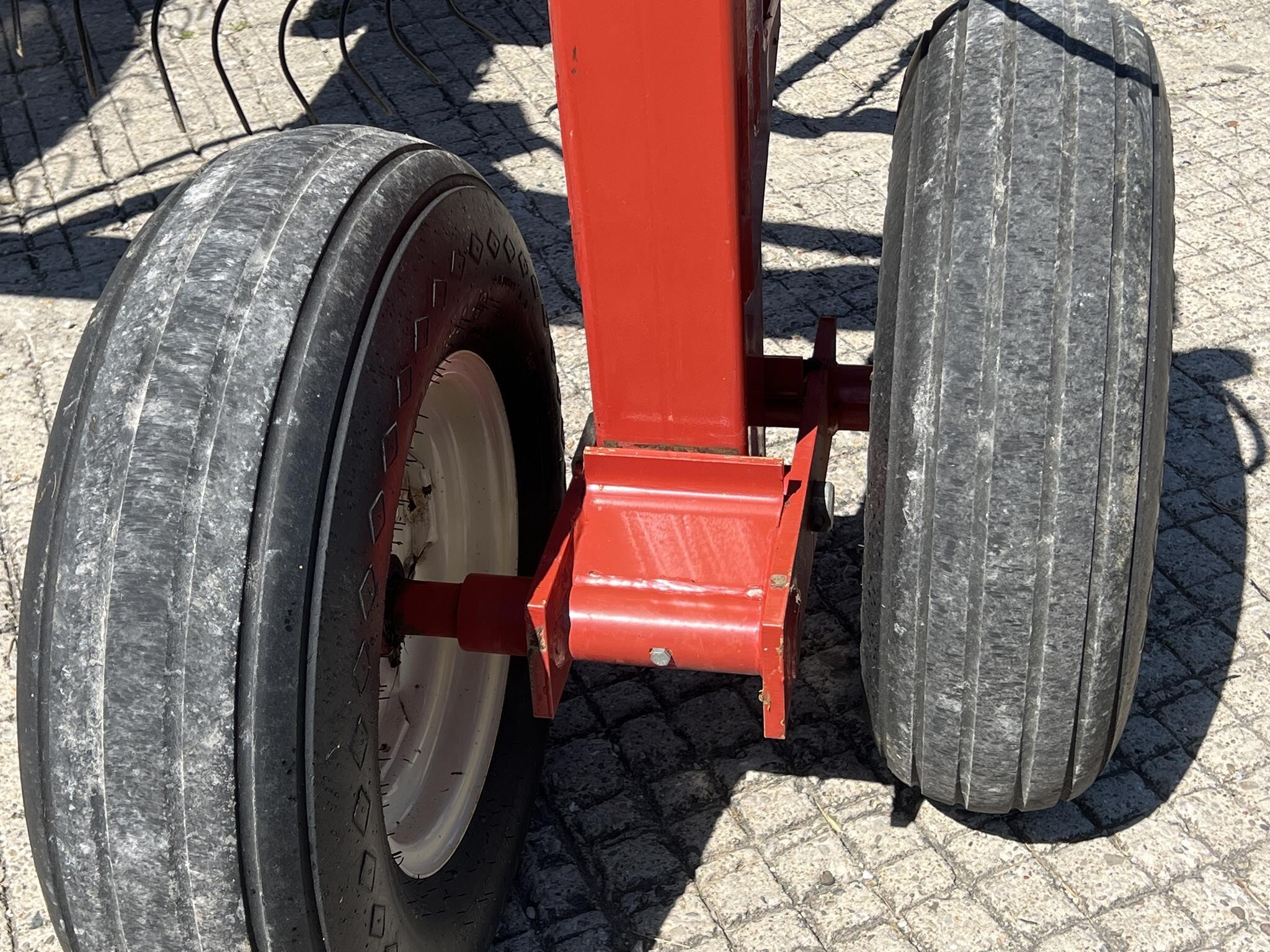 2021 H & S 6116 Rake