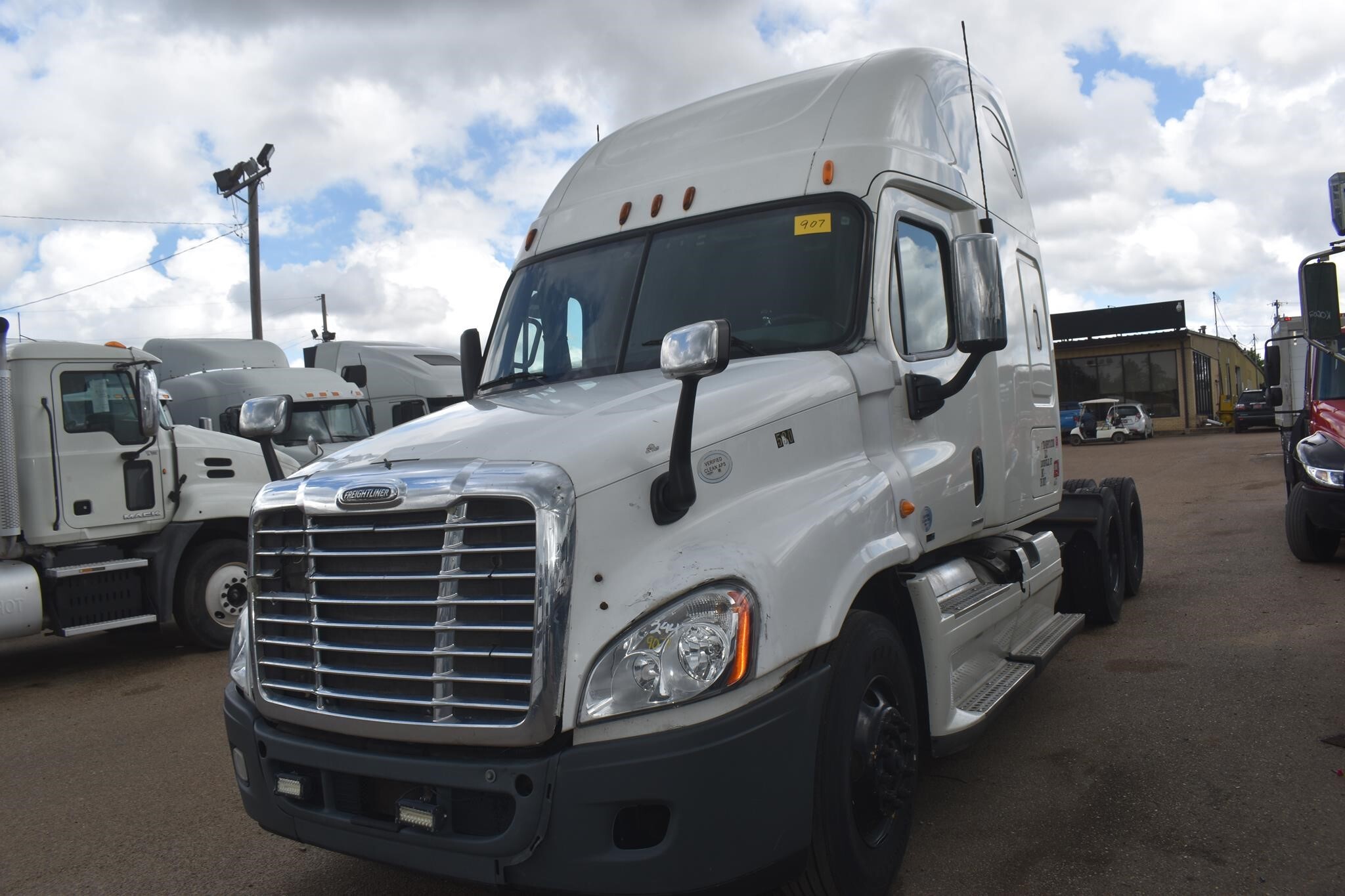 2012 Freightliner Cascadia 125 Semi Trucks/Trailer