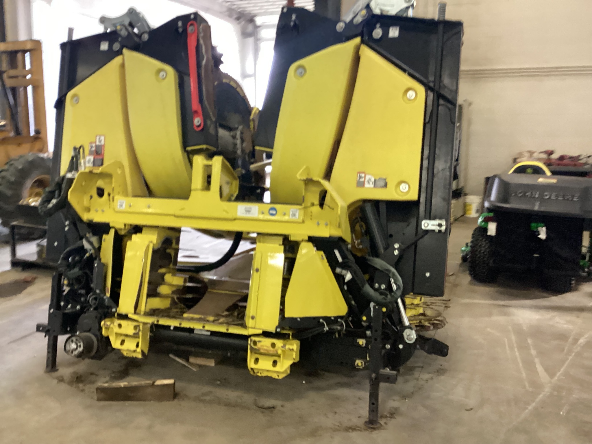 2022 John Deere 772 Corn Head