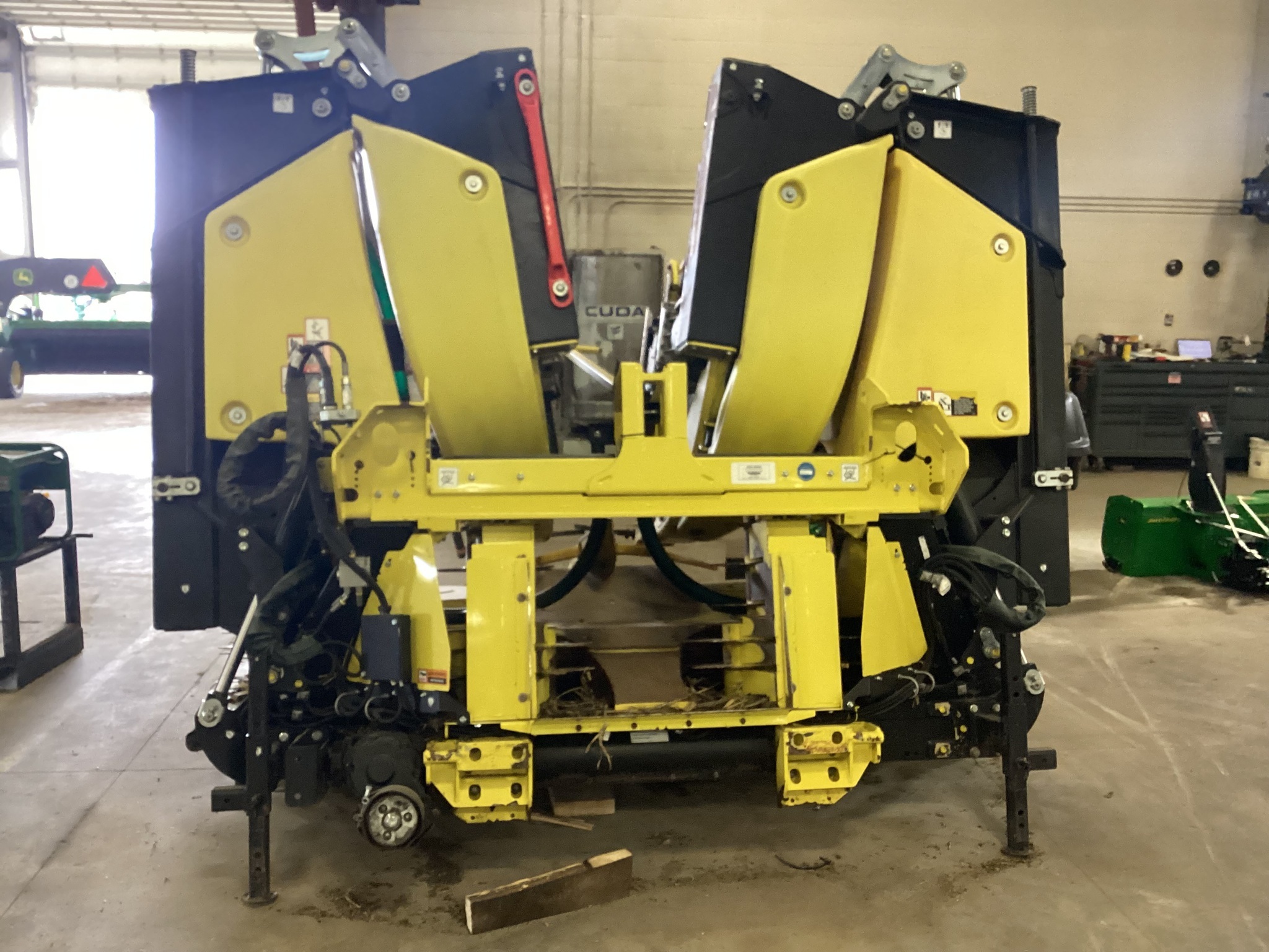 2022 John Deere 772 Corn Head
