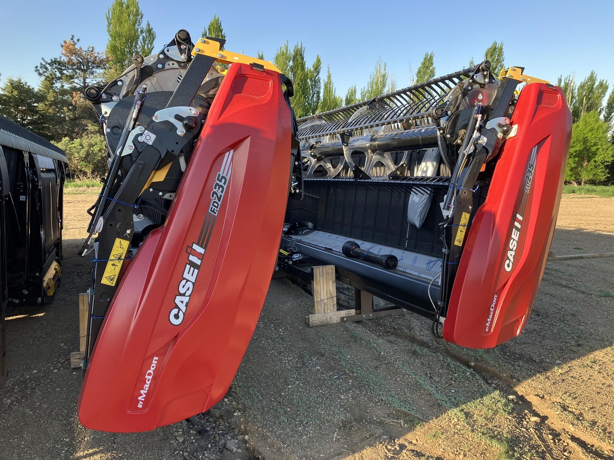 2025 MacDon FD235 Platform