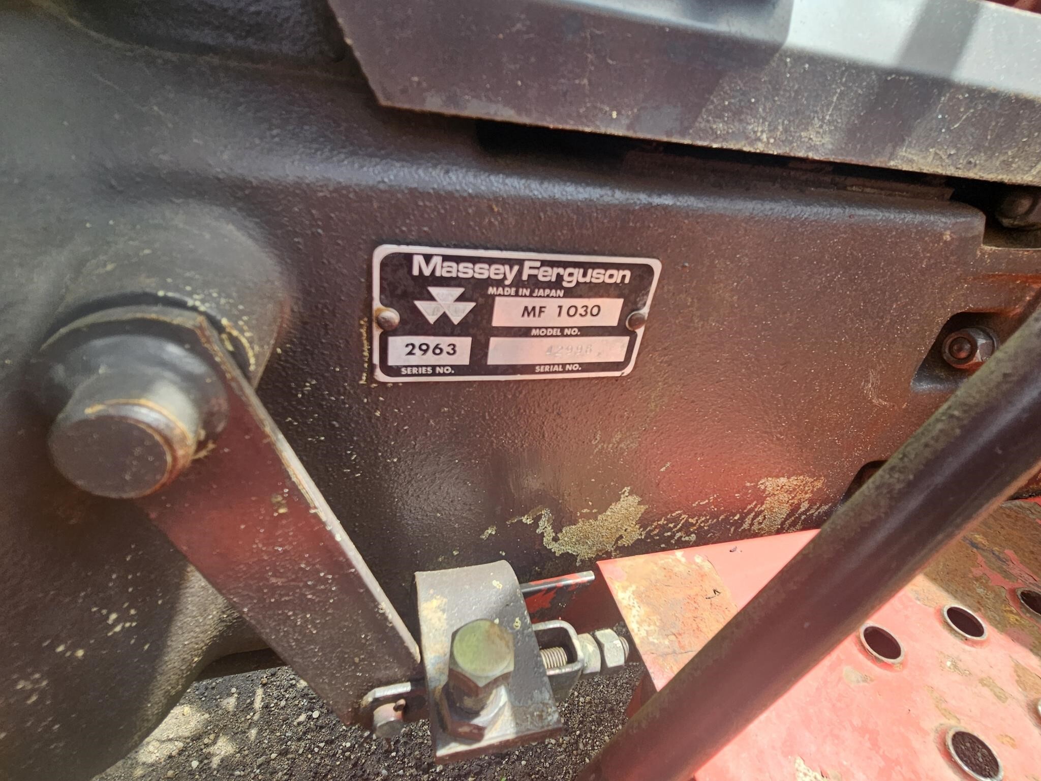 1989 Massey Ferguson 1030 Tractor