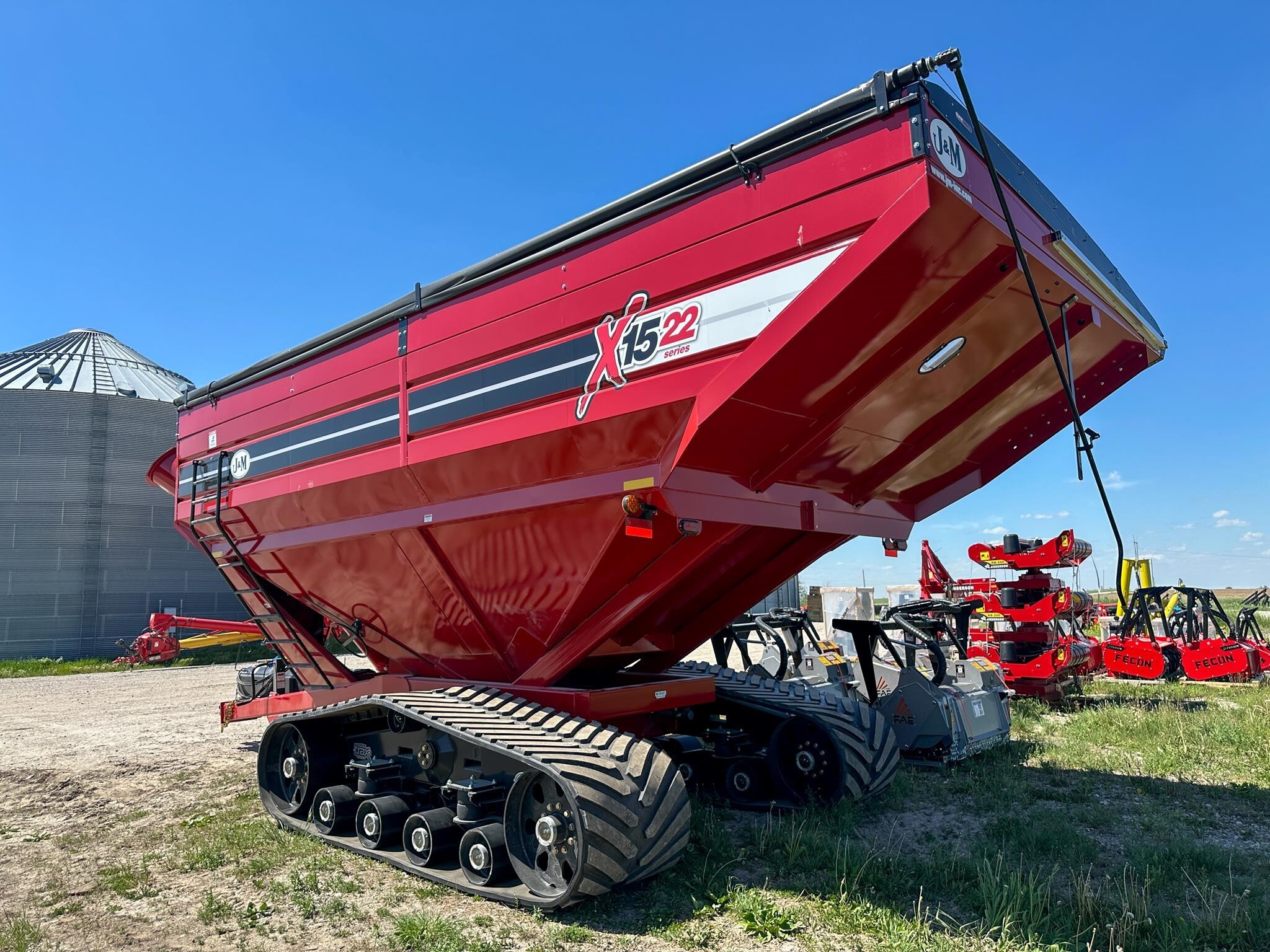 2026 J&M 1522-20T Grain Cart