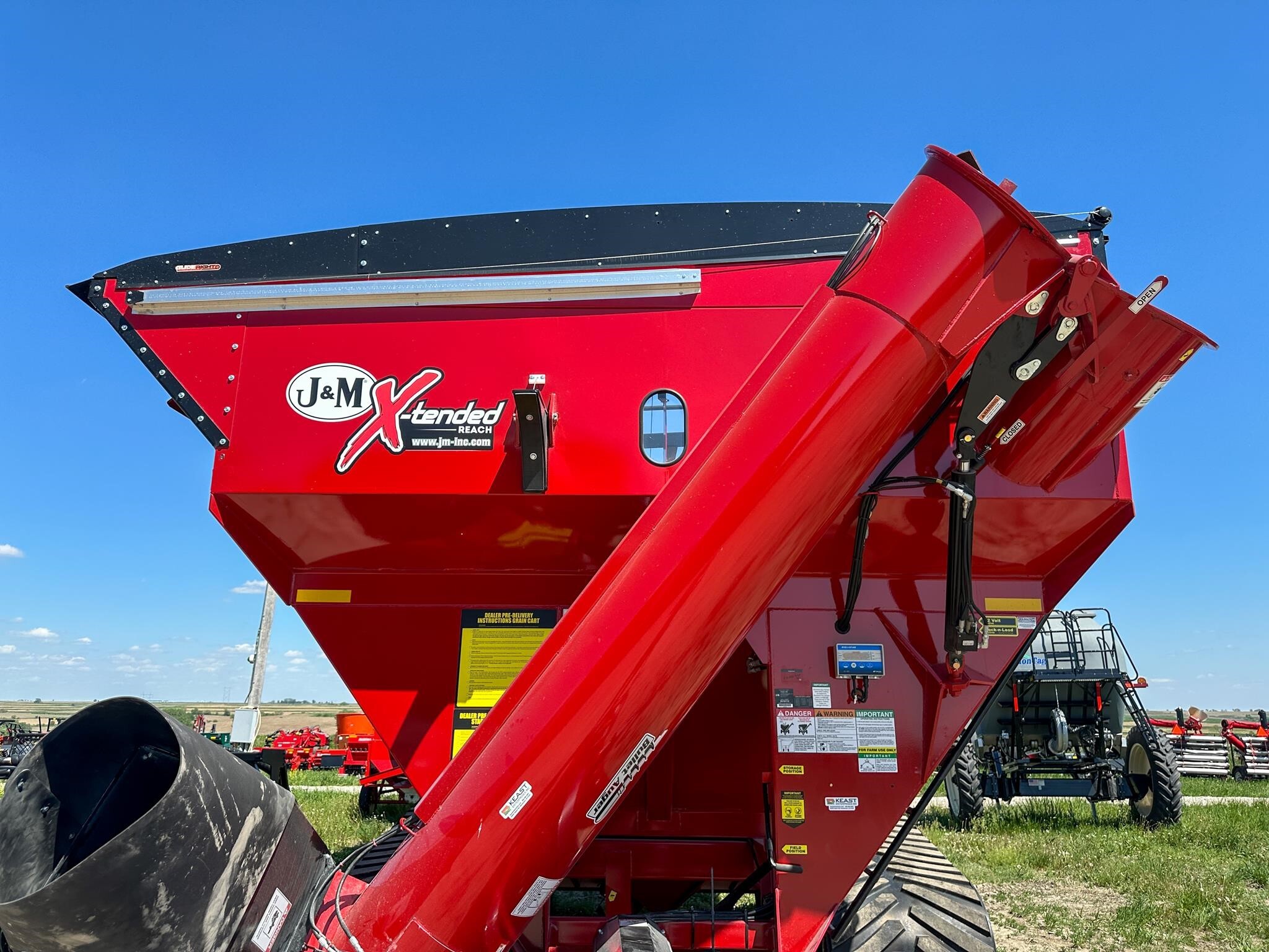 2026 J&M 1522-20T Grain Cart