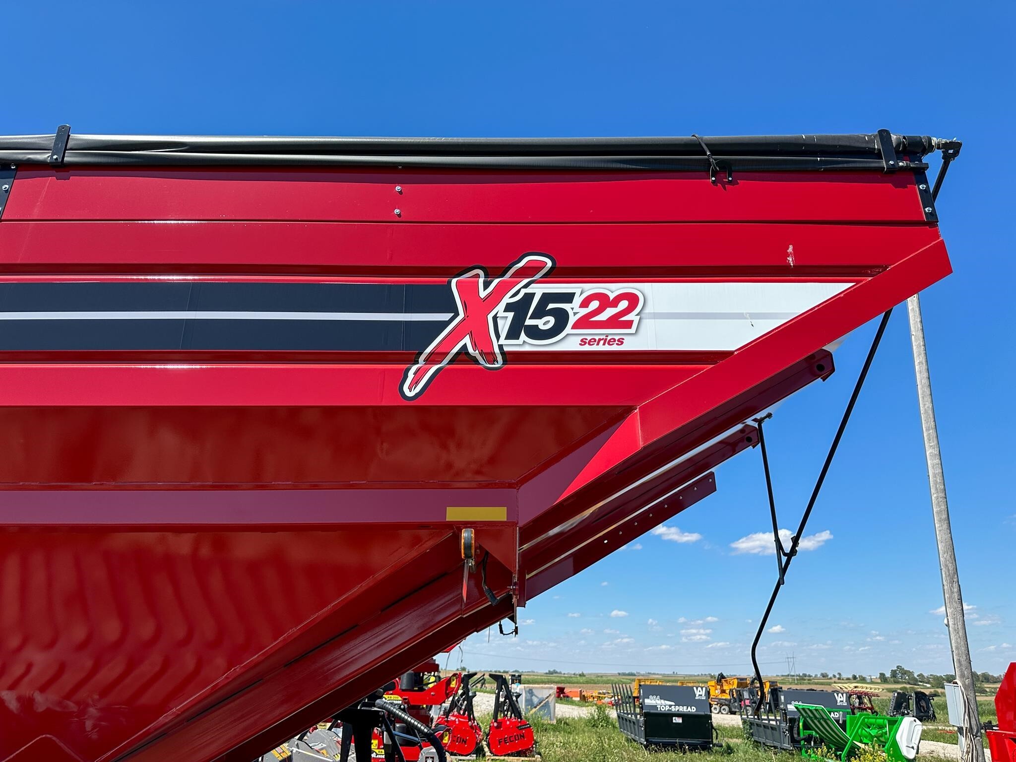 2026 J&M 1522-20T Grain Cart
