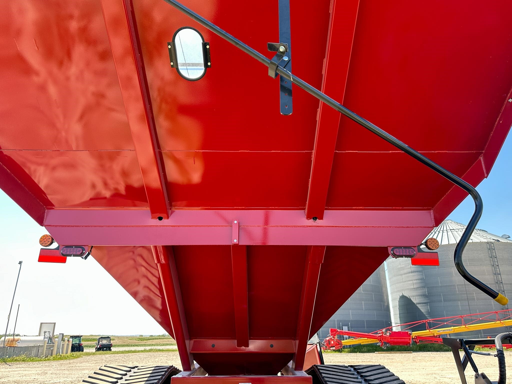 2026 J&M 1522-20T Grain Cart