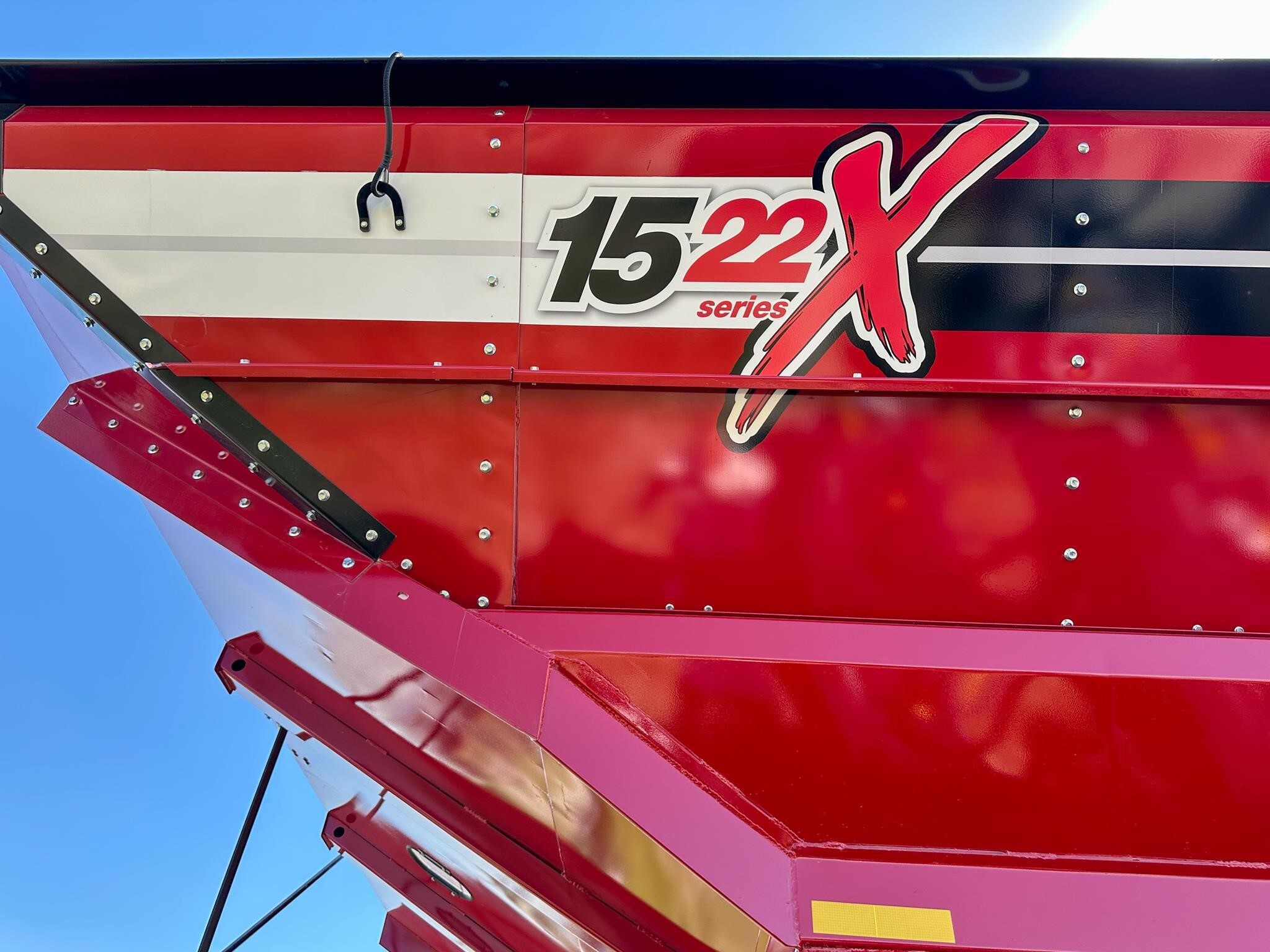 2026 J&M 1522-20T Grain Cart