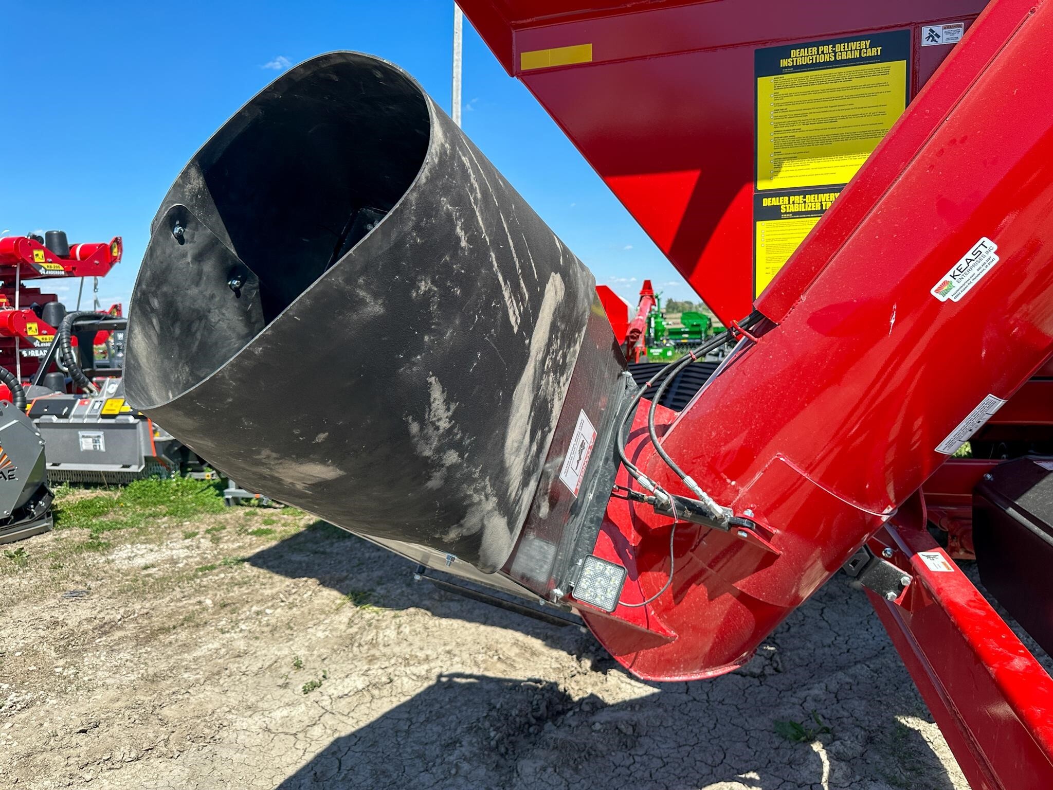 2026 J&M 1522-20T Grain Cart